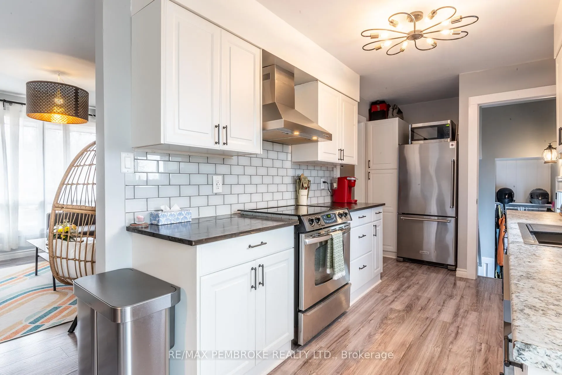 Photo 17 of 790 Lakeview Drive, Petawawa — HOMEH