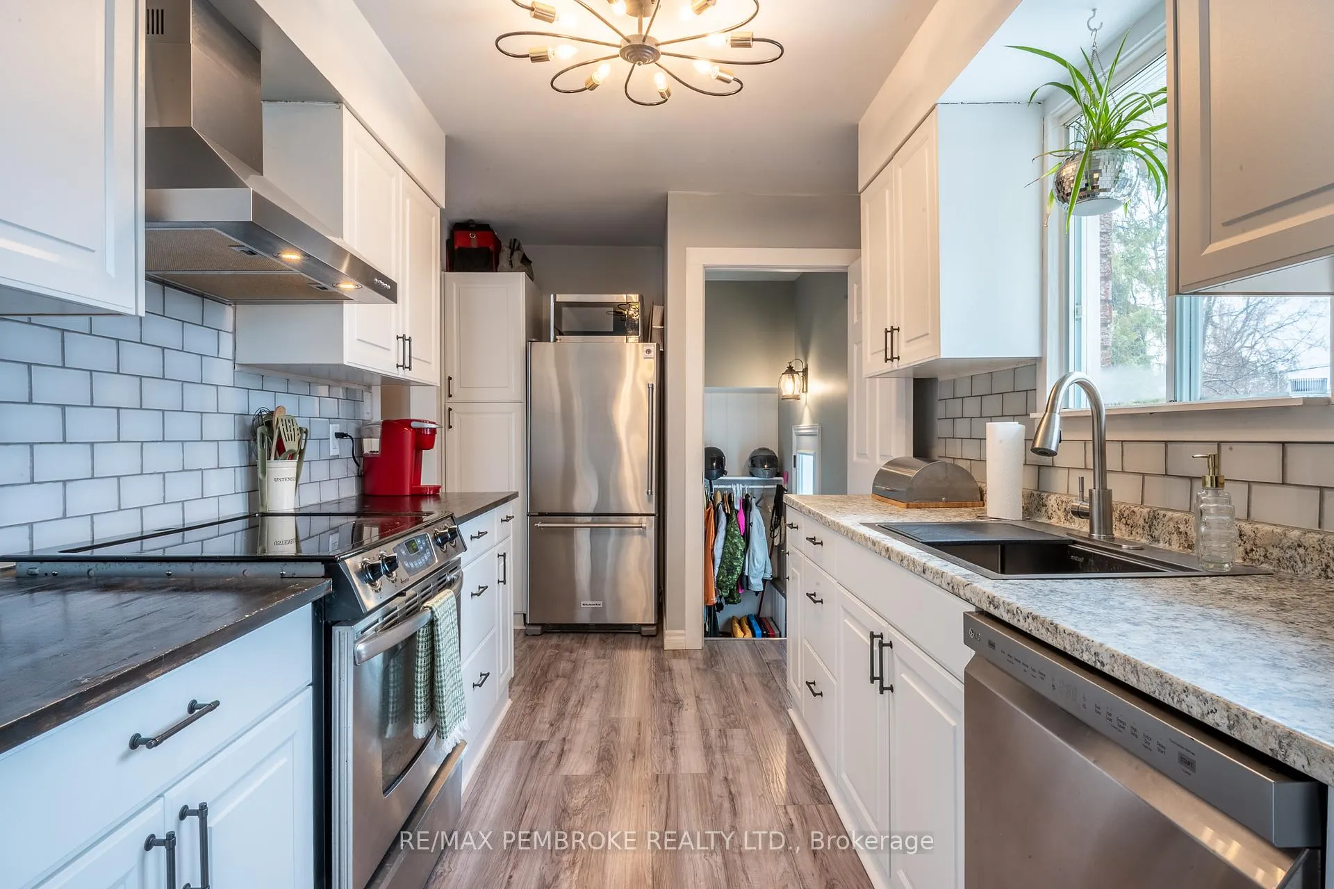 Photo 19 of 790 Lakeview Drive, Petawawa — HOMEH