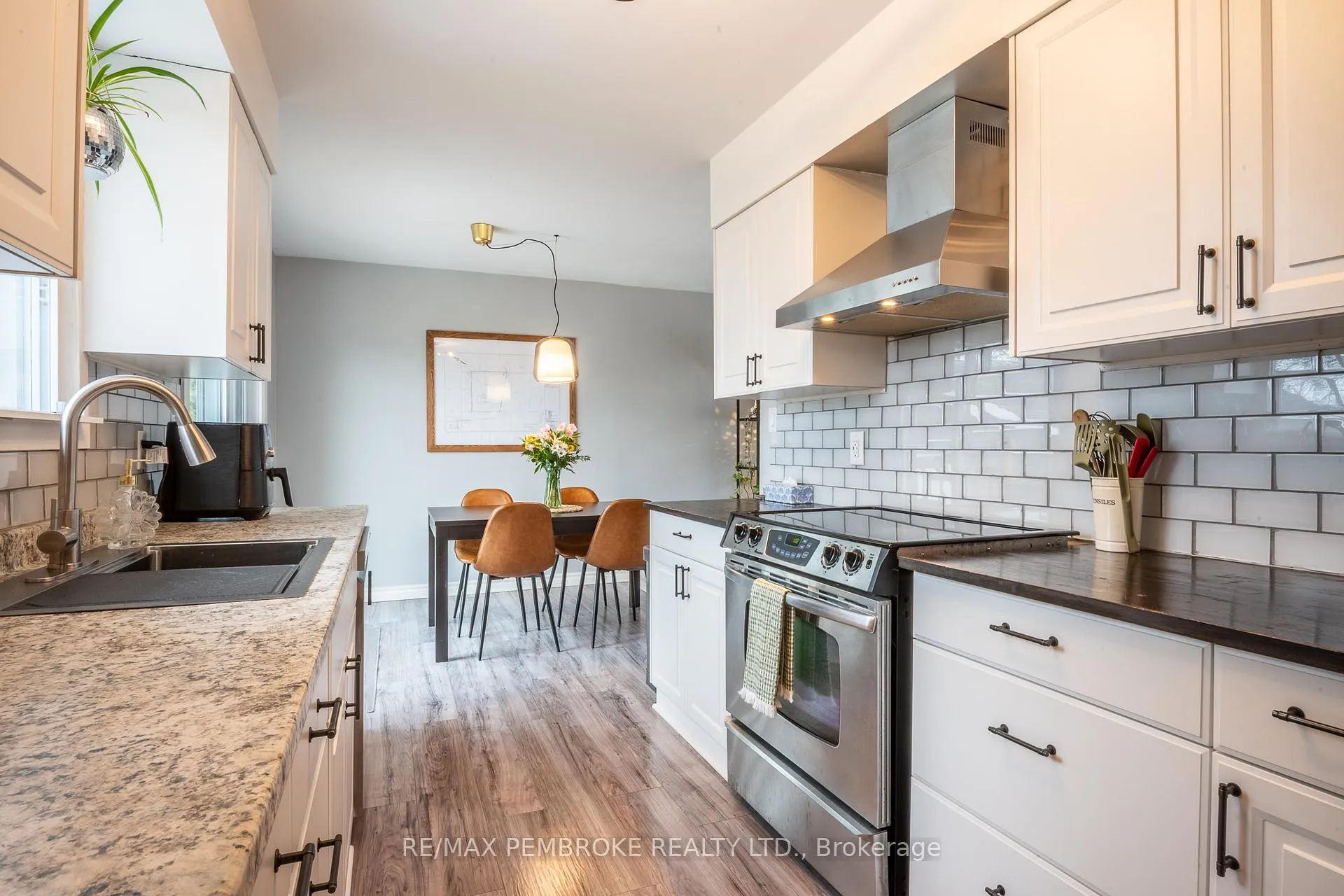 Photo 20 of 790 Lakeview Drive, Petawawa — HOMEH