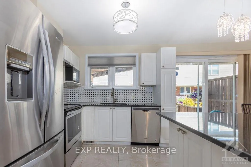 Photo 3 of 259 Monterey Drive, Ottawa, Leslie Park — HOMEH