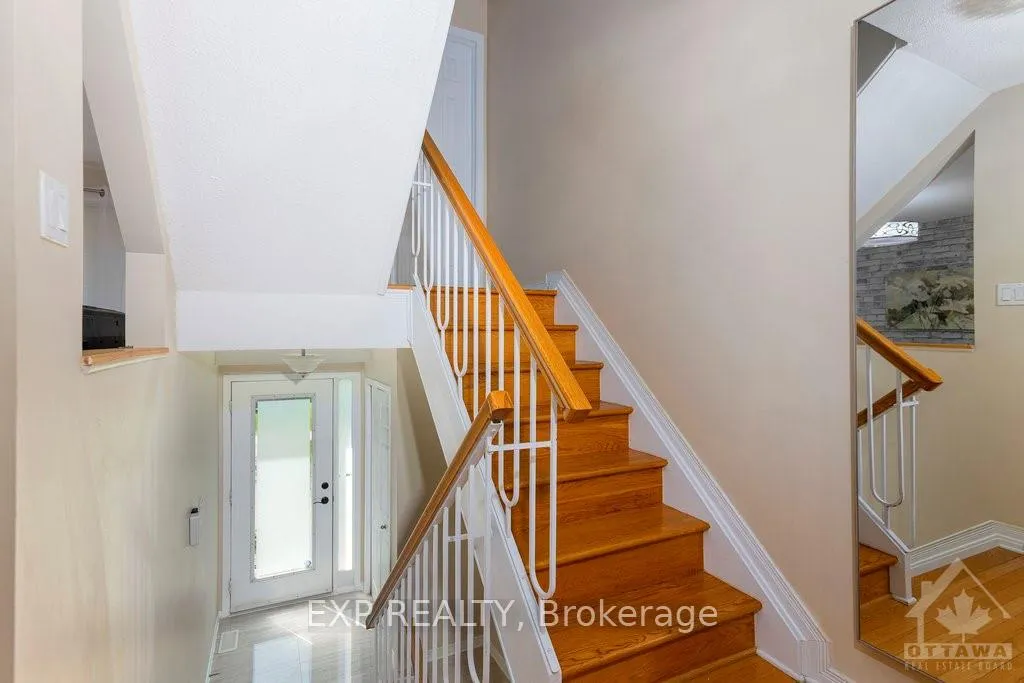 Photo 10 of 259 Monterey Drive, Ottawa, Leslie Park — HOMEH