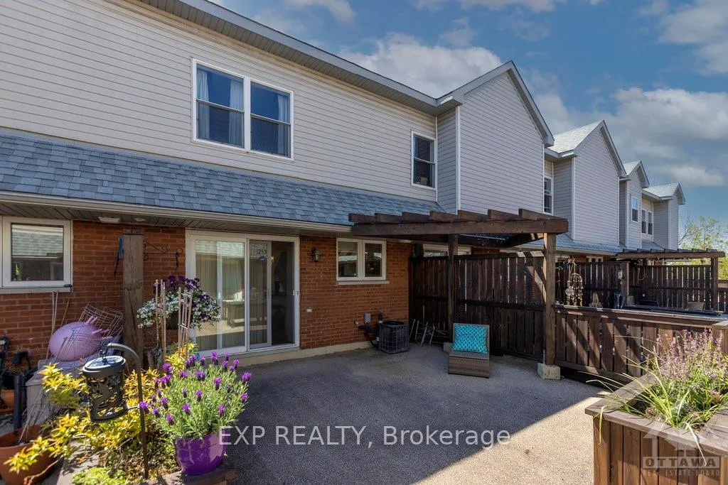 Photo 20 of 259 Monterey Drive, Ottawa, Leslie Park — HOMEH