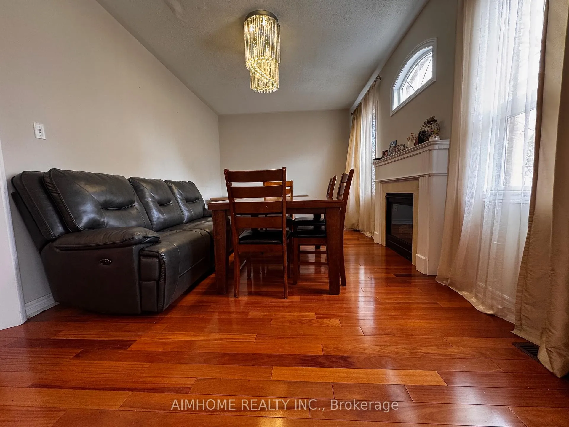 Photo 8 of 61 Ten Oaks Blvd, Vaughan, Patterson — HOMEH