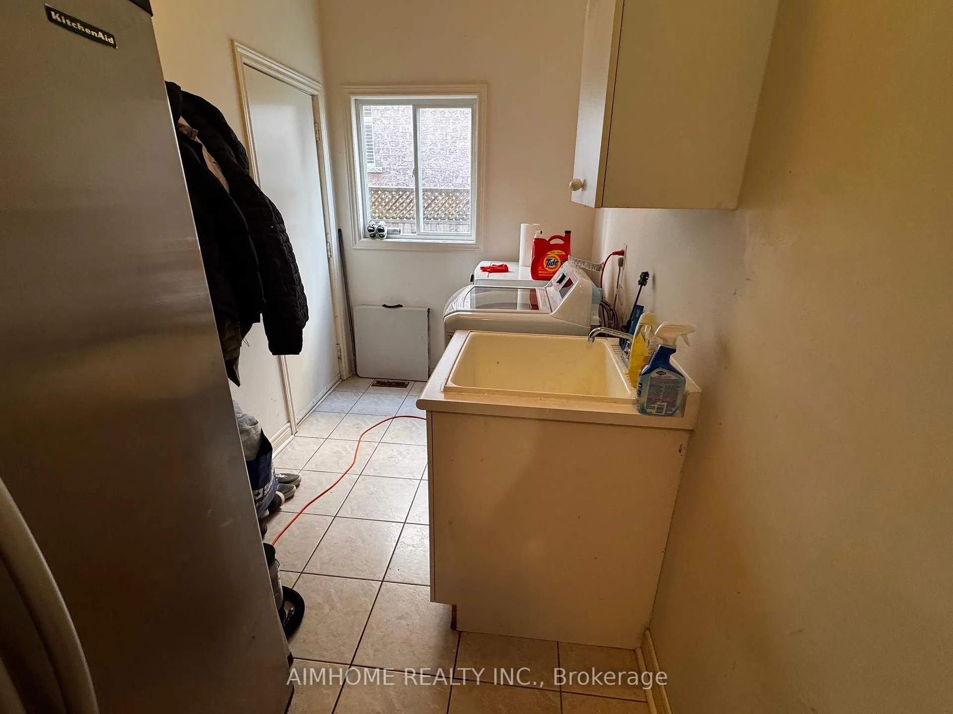 Photo 10 of 61 Ten Oaks Blvd, Vaughan, Patterson — HOMEH