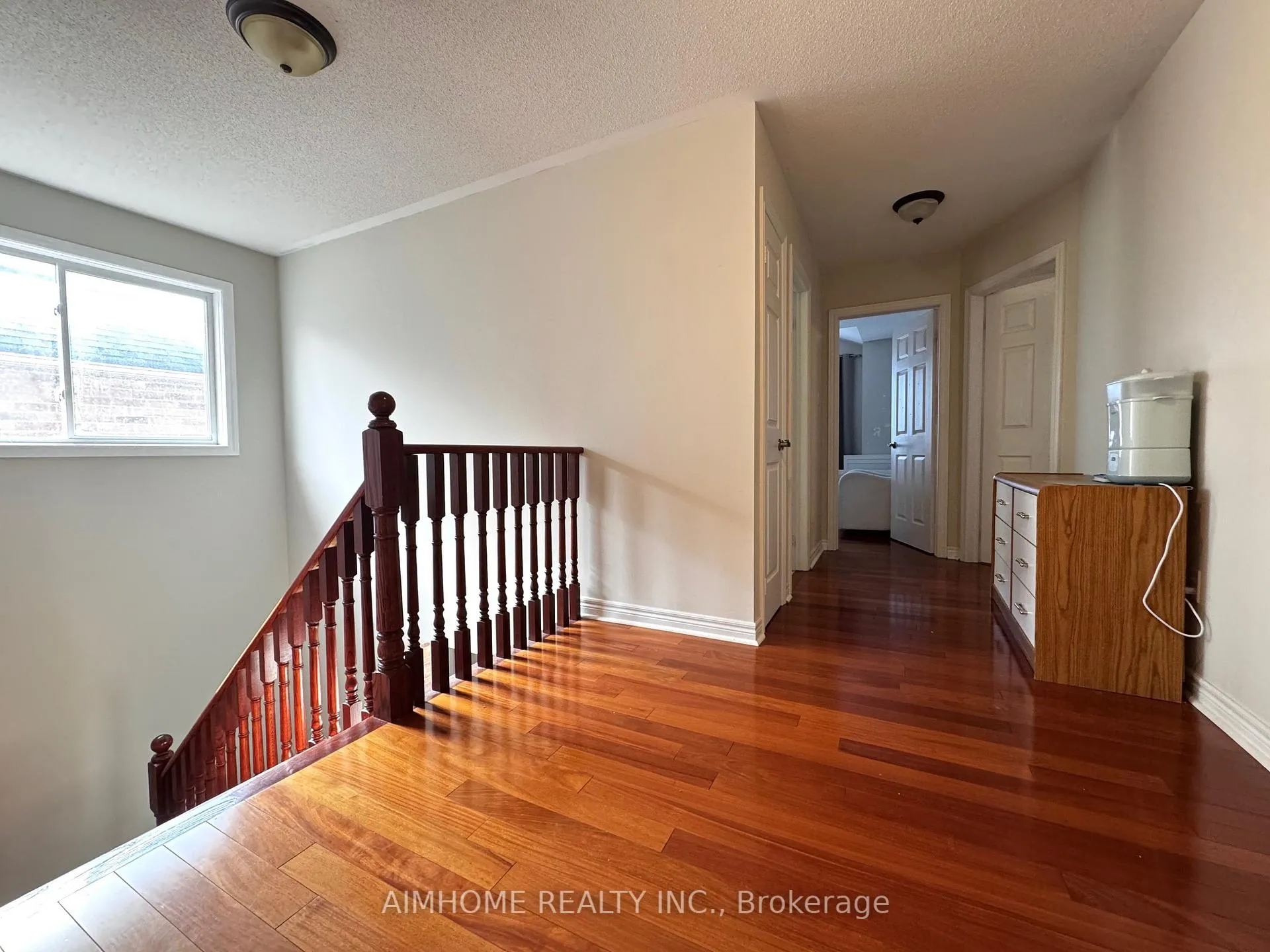 Photo 12 of 61 Ten Oaks Blvd, Vaughan, Patterson — HOMEH