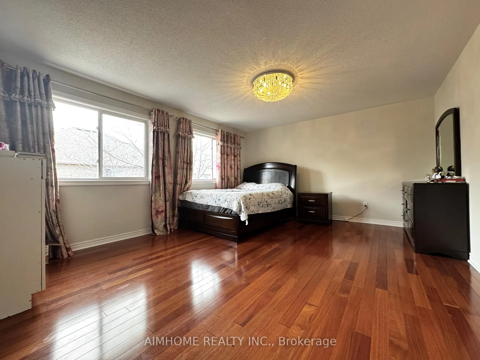 Photo 13 of 61 Ten Oaks Blvd, Vaughan, Patterson — HOMEH