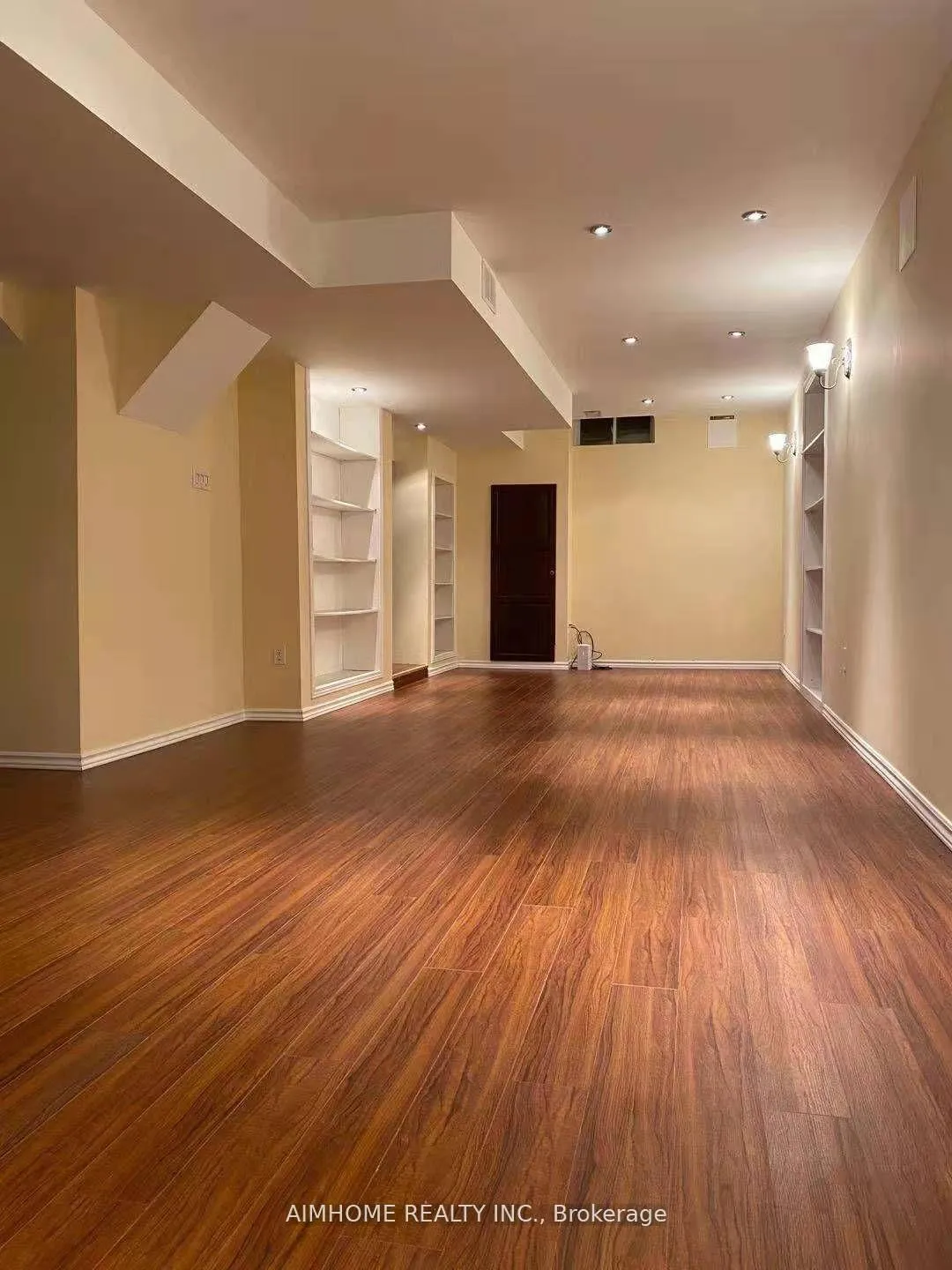 Photo 20 of 61 Ten Oaks Blvd, Vaughan, Patterson — HOMEH