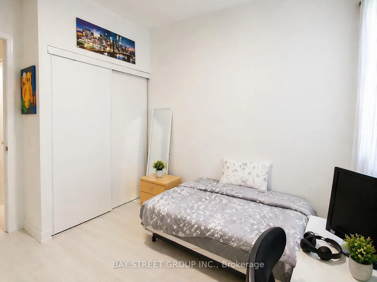 Photo 7 of Unit 708, 415 Main Street W, Hamilton, Kirkendall — HOMEH