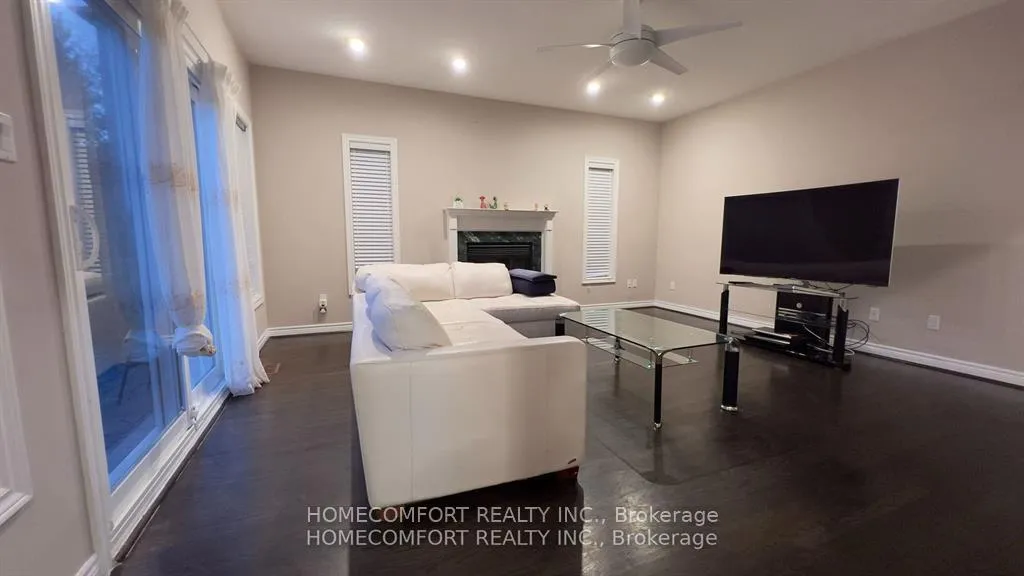 Photo 5 of 95 Rowland Court, Markham, Cachet — HOMEH
