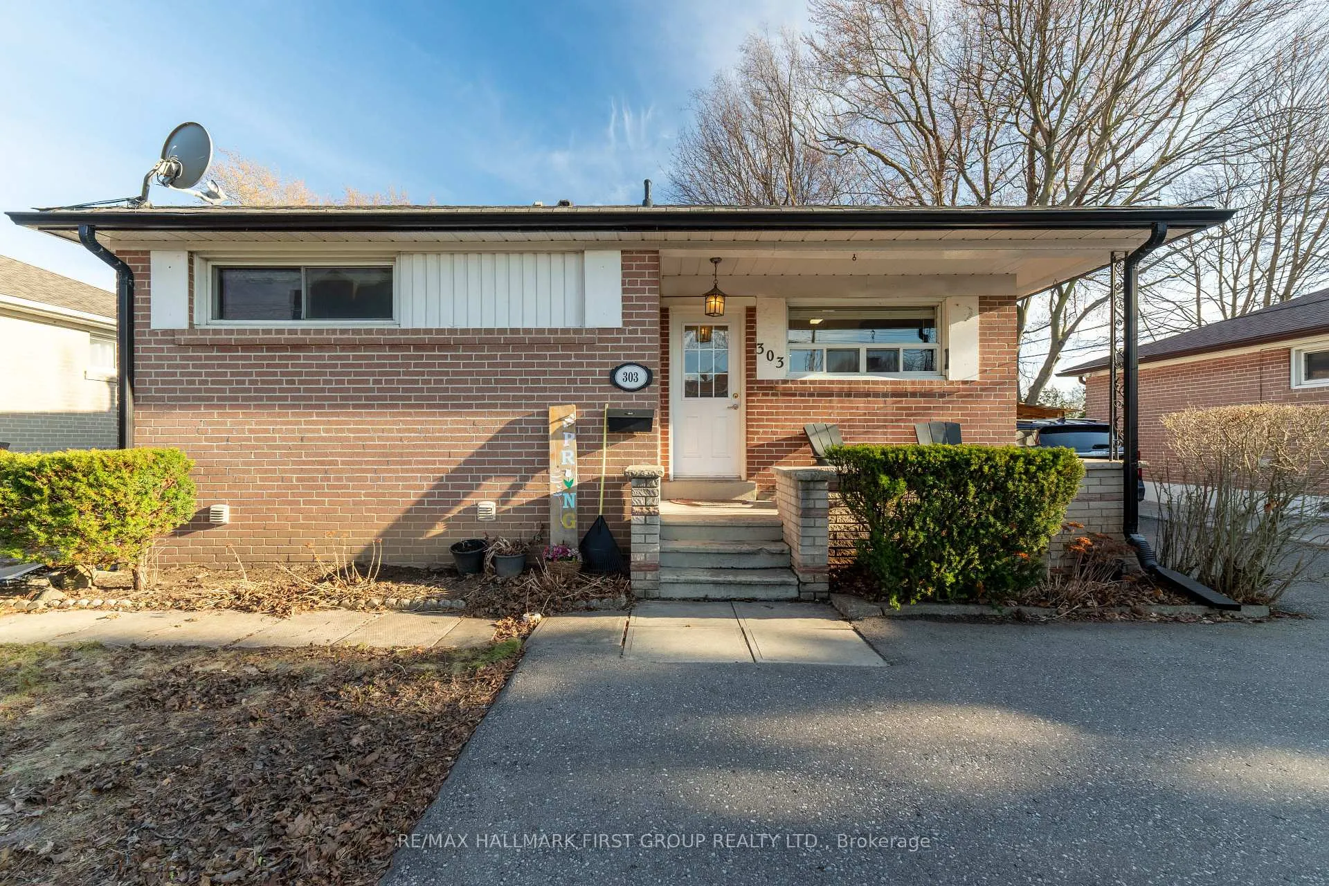 Photo 1 of Unit Main, 303 Rossland Road W, Whitby, Williamsburg — HOMEH