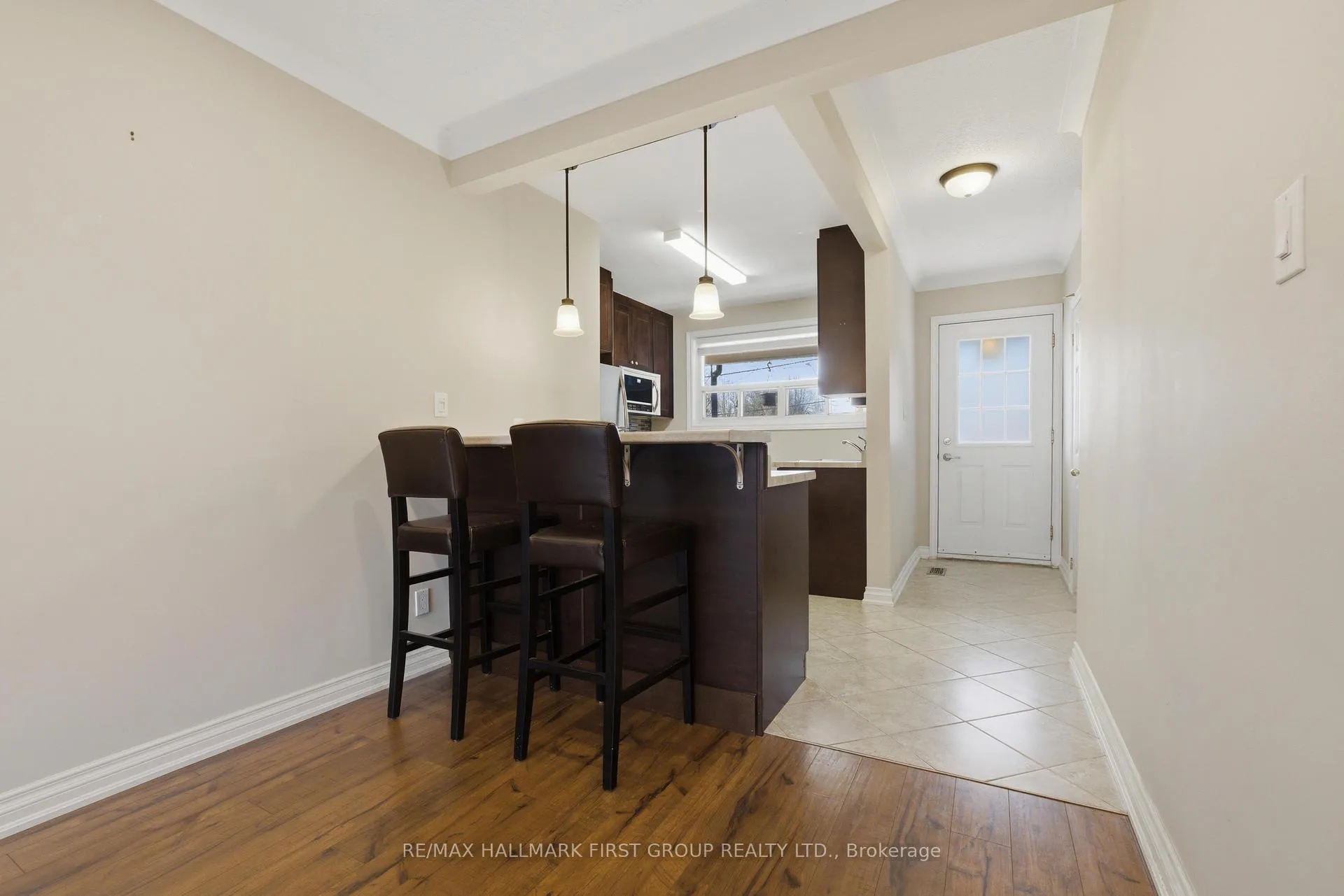 Photo 8 of Unit Main, 303 Rossland Road W, Whitby, Williamsburg — HOMEH