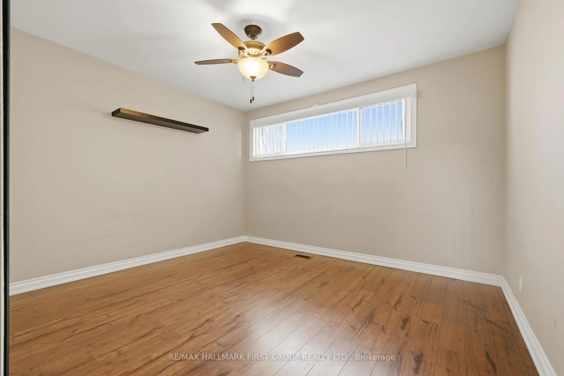 Photo 15 of Unit Main, 303 Rossland Road W, Whitby, Williamsburg — HOMEH
