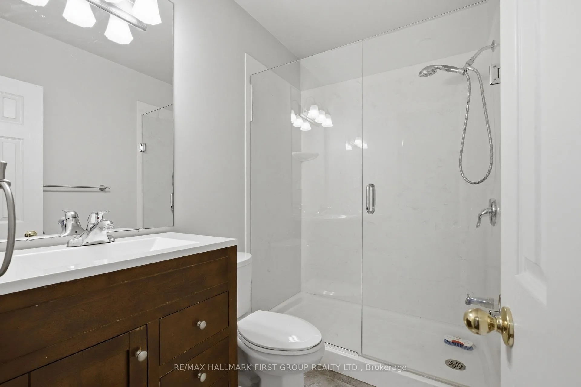 Photo 22 of Unit Main, 303 Rossland Road W, Whitby, Williamsburg — HOMEH