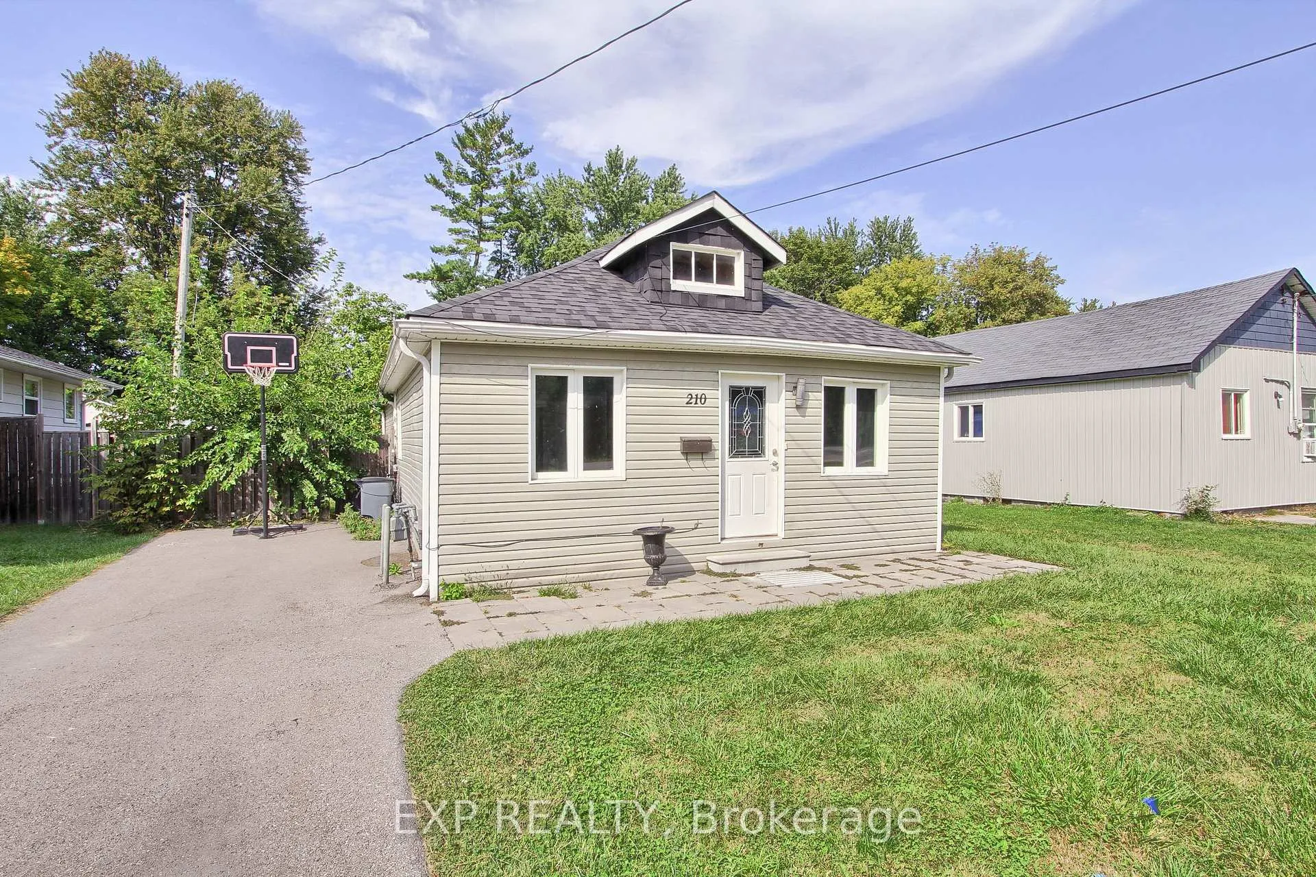 Photo 4 of 210 Bayview Avenue, Georgina, Keswick South — HOMEH