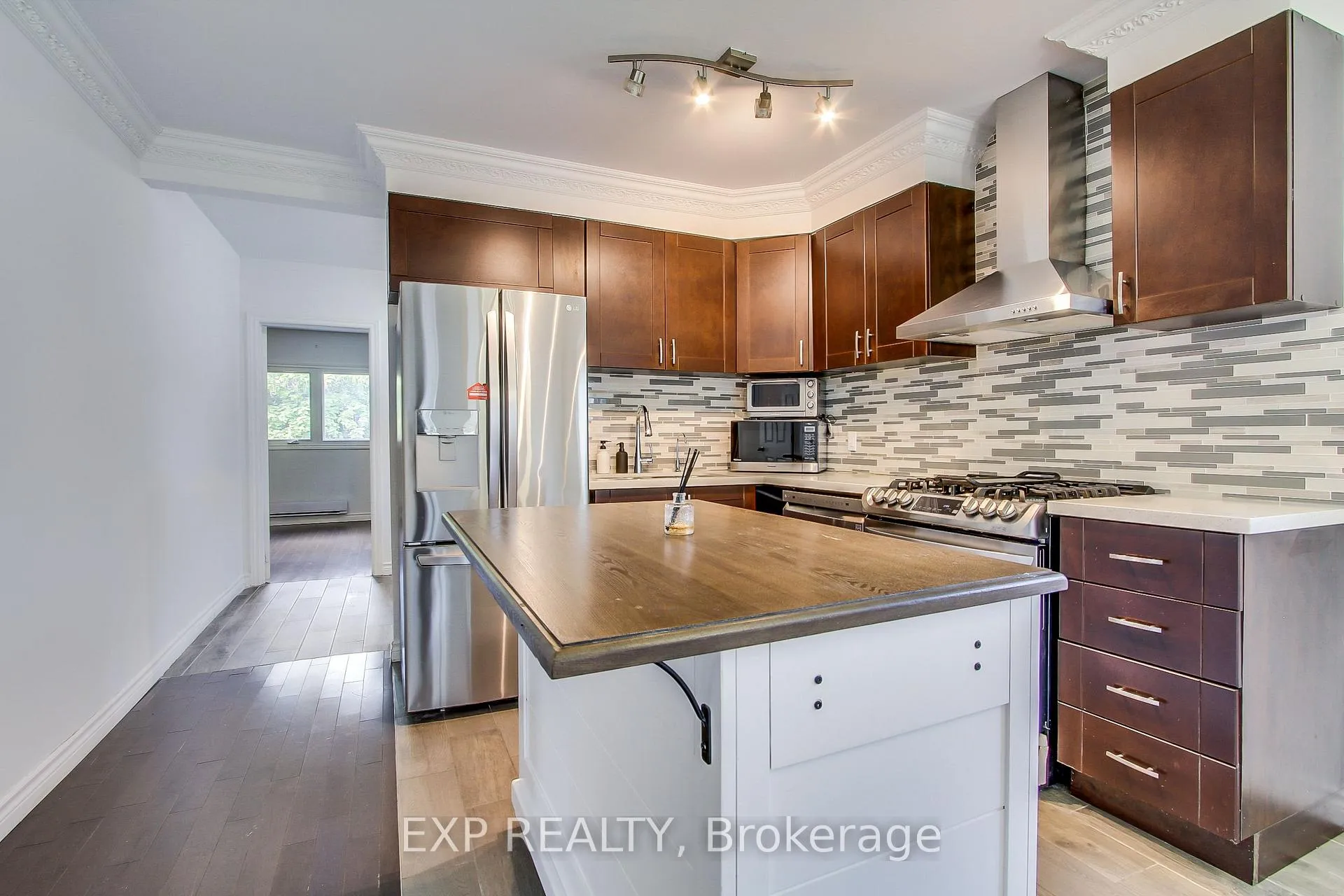 Photo 11 of 210 Bayview Avenue, Georgina, Keswick South — HOMEH