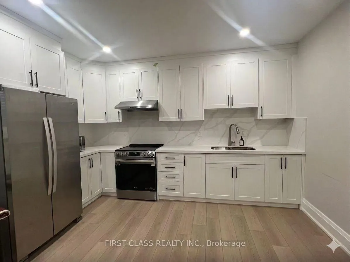 Photo 2 of 107 Lankin Boulevard, Toronto, East York — HOMEH