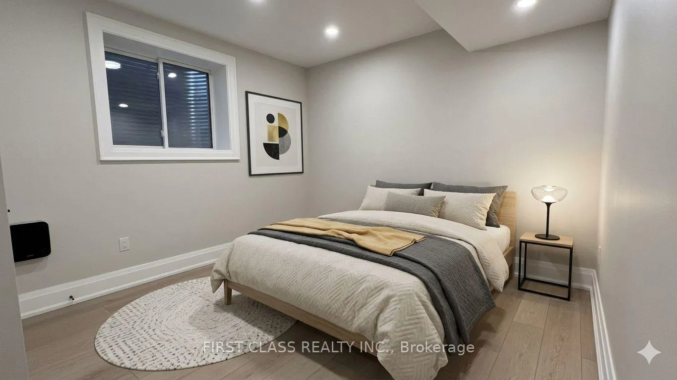 Photo 4 of 107 Lankin Boulevard, Toronto, East York — HOMEH