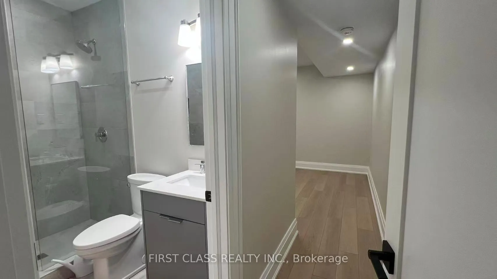 Photo 9 of 107 Lankin Boulevard, Toronto, East York — HOMEH