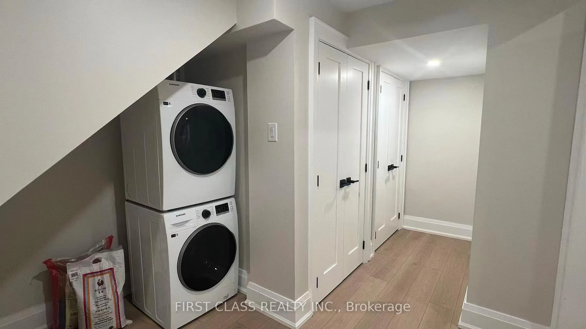 Photo 10 of 107 Lankin Boulevard, Toronto, East York — HOMEH