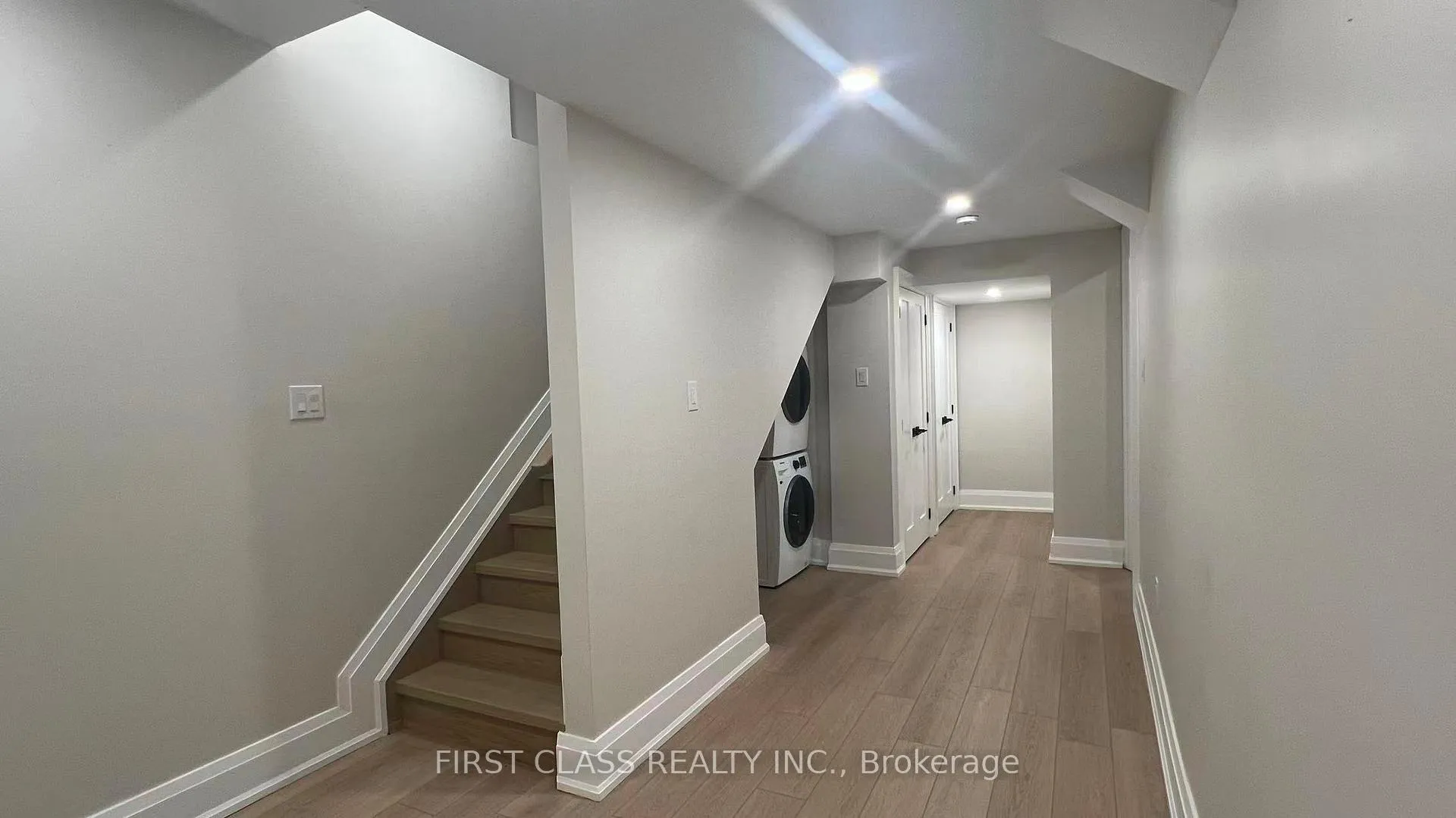 Photo 11 of 107 Lankin Boulevard, Toronto, East York — HOMEH