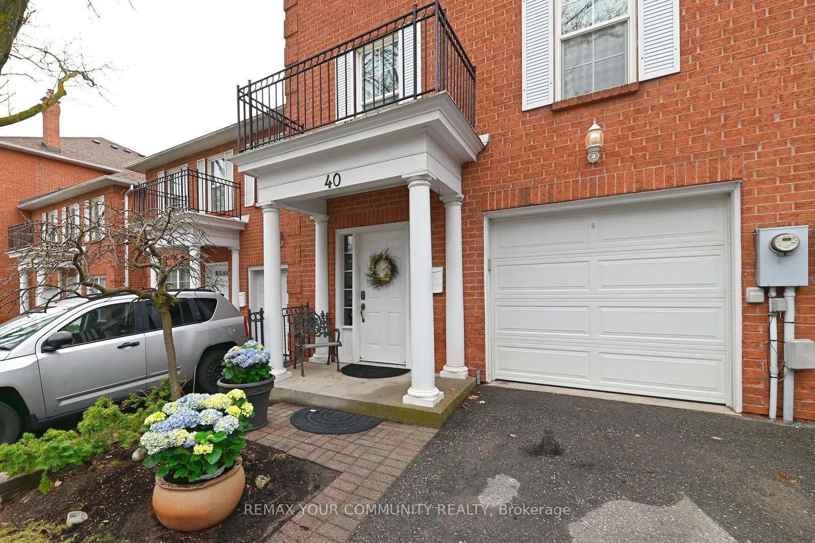 Front of Unit 40, 40 Stornwood Court NE