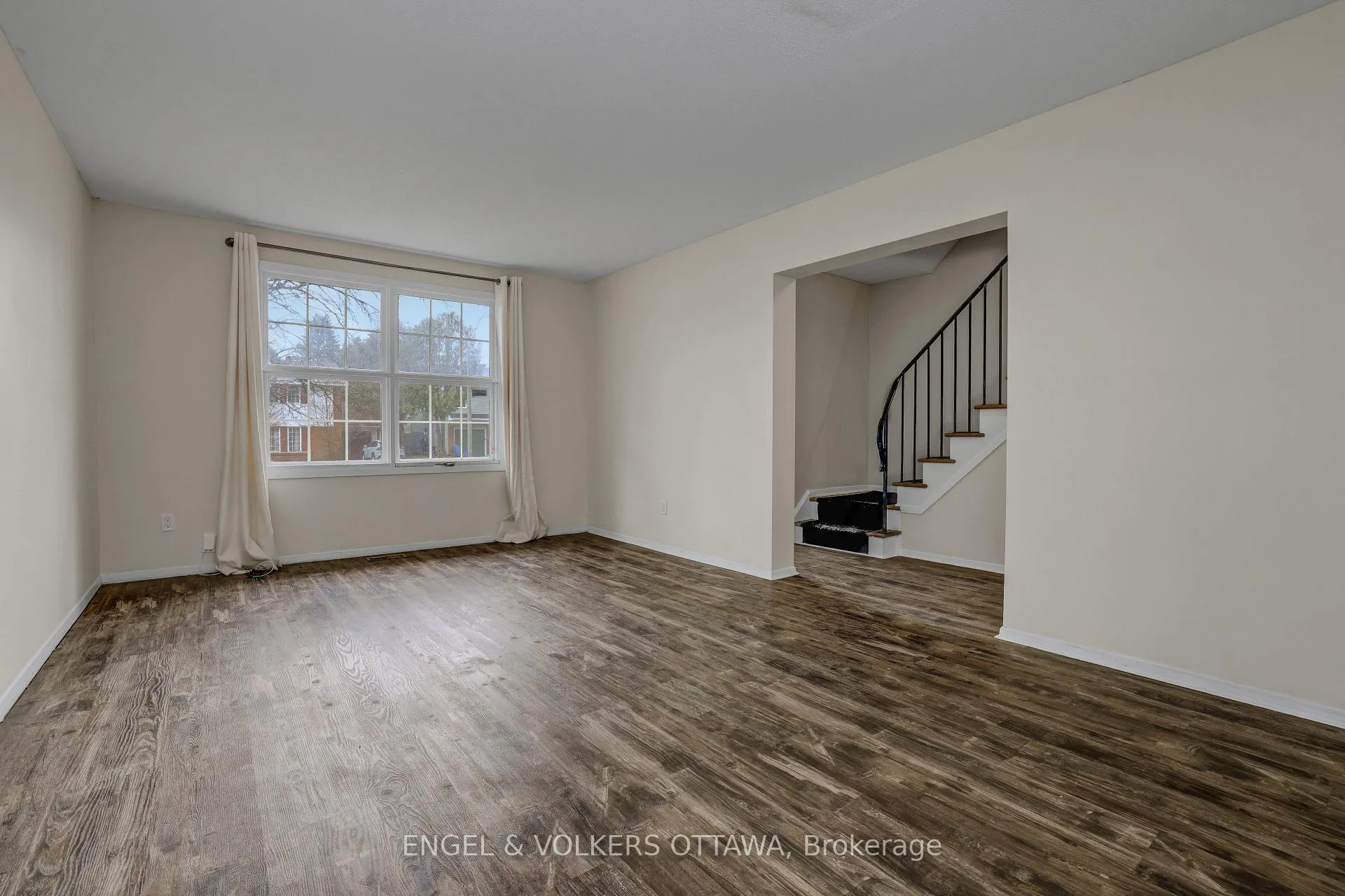 Photo 7 of 20 Meadowbank Drive, Ottawa, Briargreen — HOMEH
