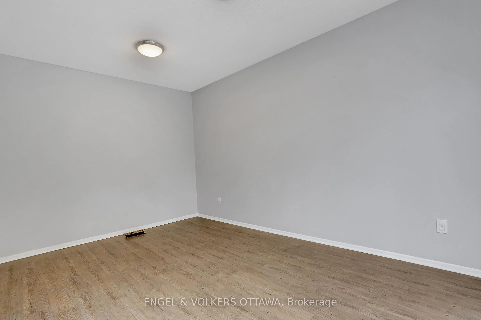 Photo 21 of 20 Meadowbank Drive, Ottawa, Briargreen — HOMEH