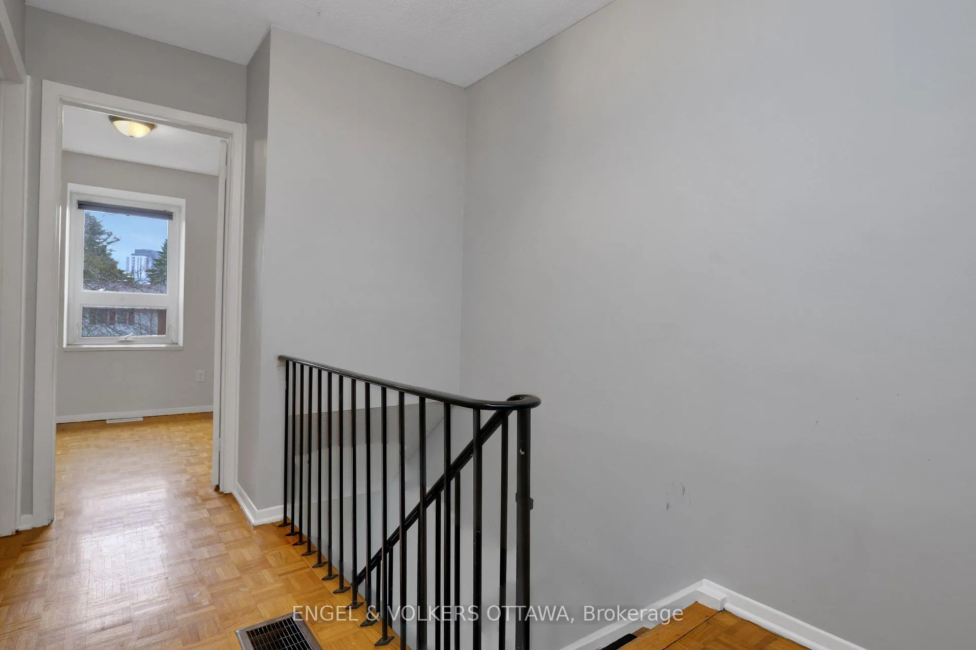 Photo 23 of 20 Meadowbank Drive, Ottawa, Briargreen — HOMEH