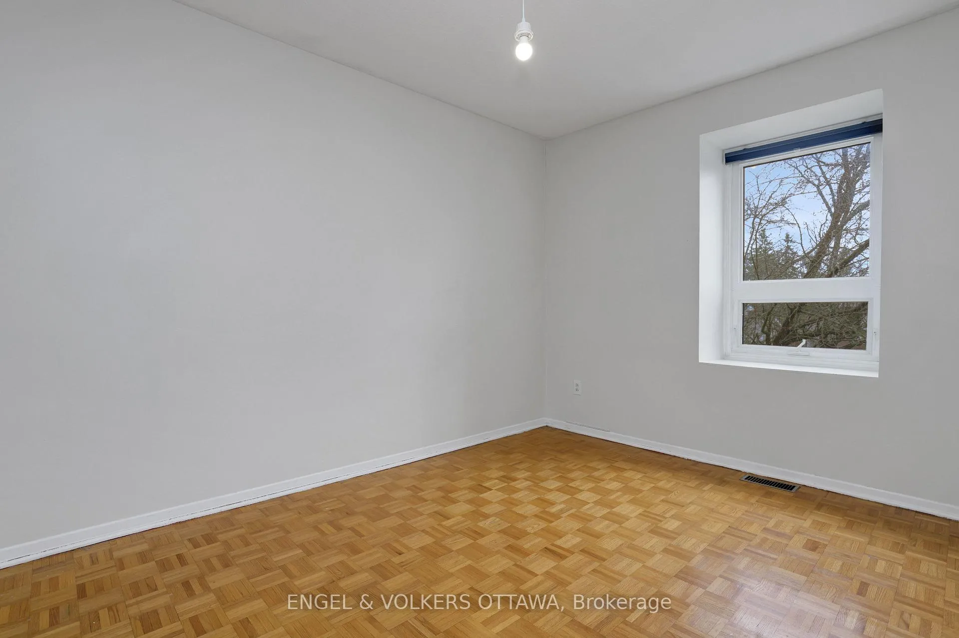 Photo 24 of 20 Meadowbank Drive, Ottawa, Briargreen — HOMEH