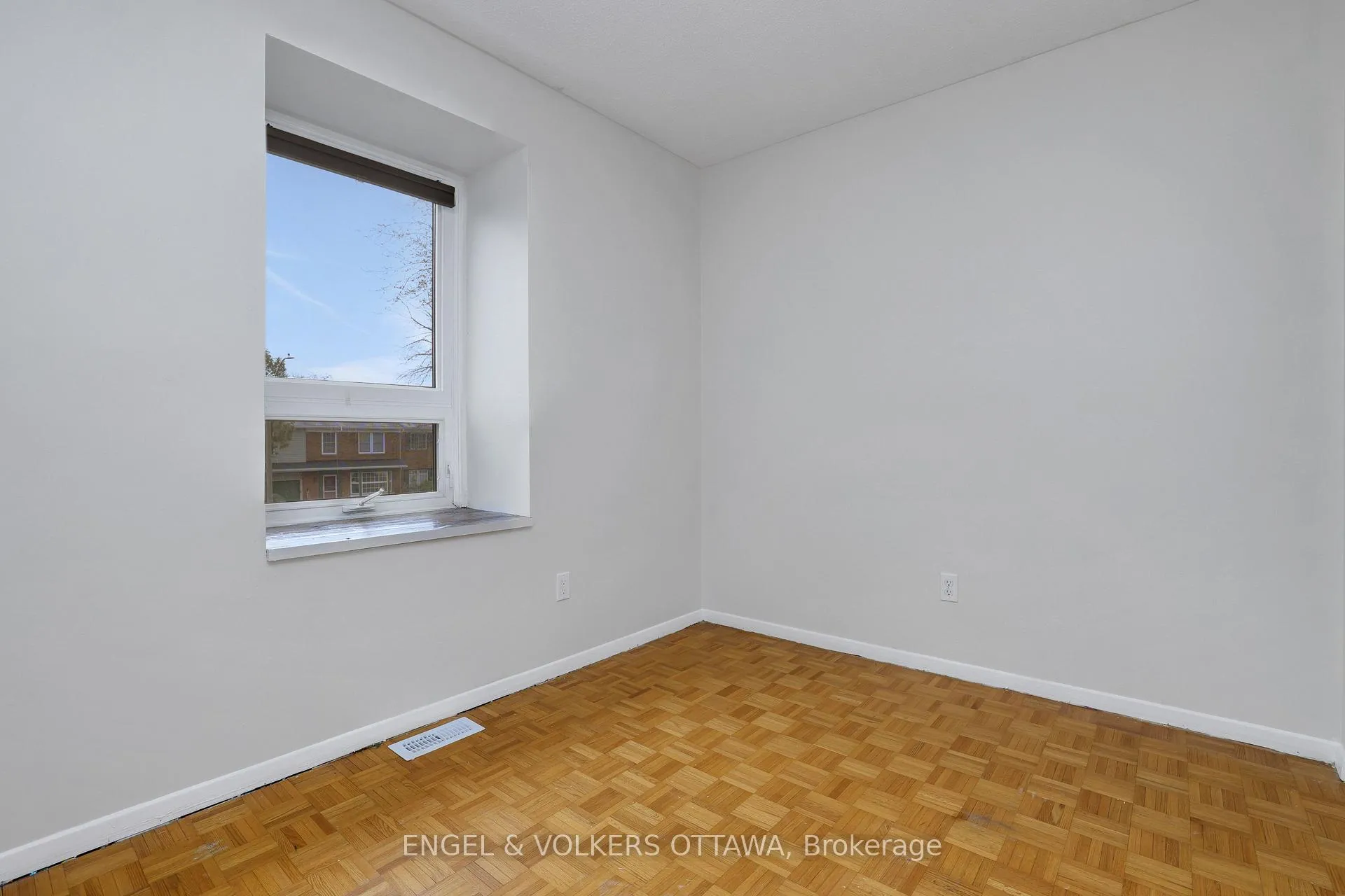 Photo 27 of 20 Meadowbank Drive, Ottawa, Briargreen — HOMEH