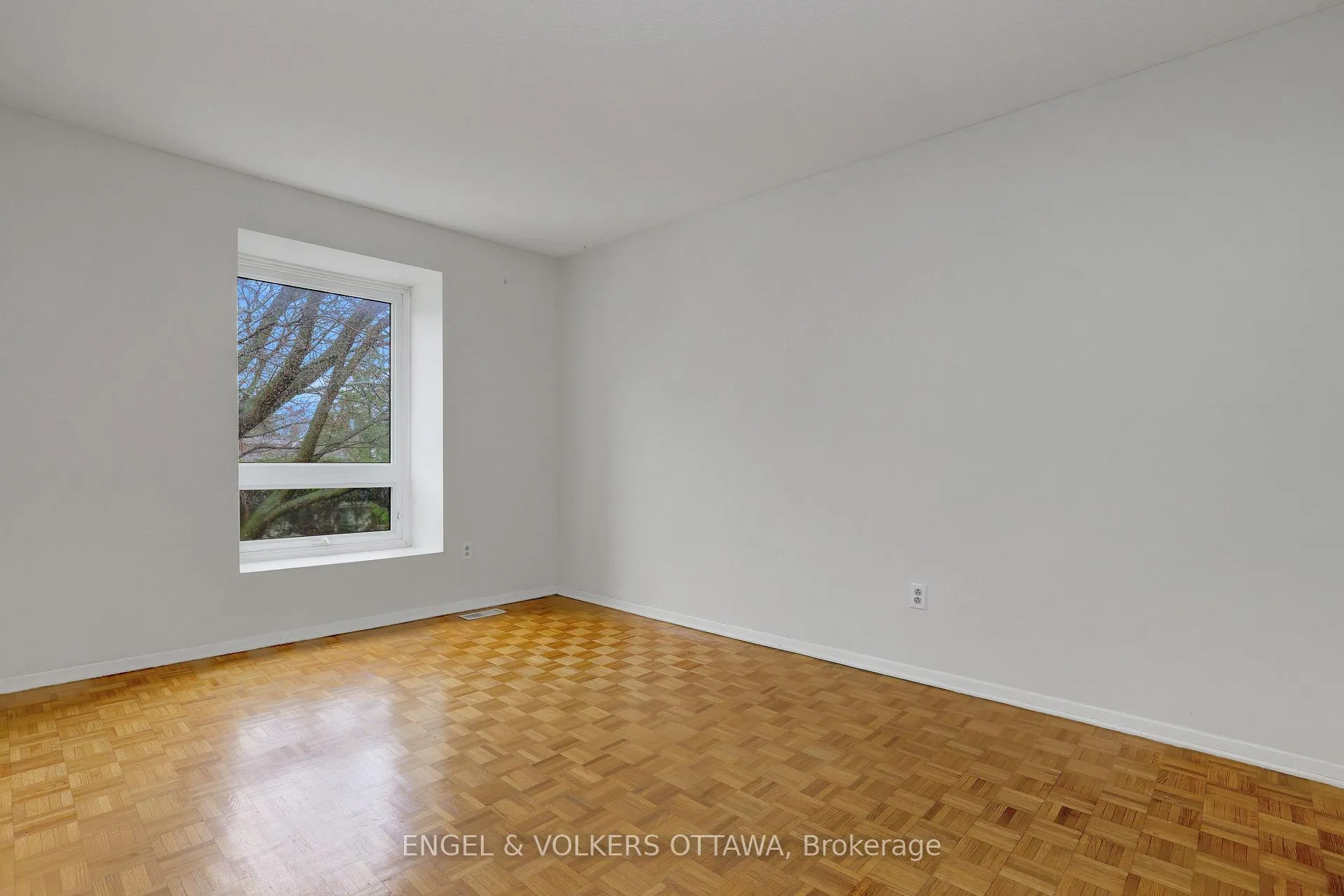 Photo 33 of 20 Meadowbank Drive, Ottawa, Briargreen — HOMEH