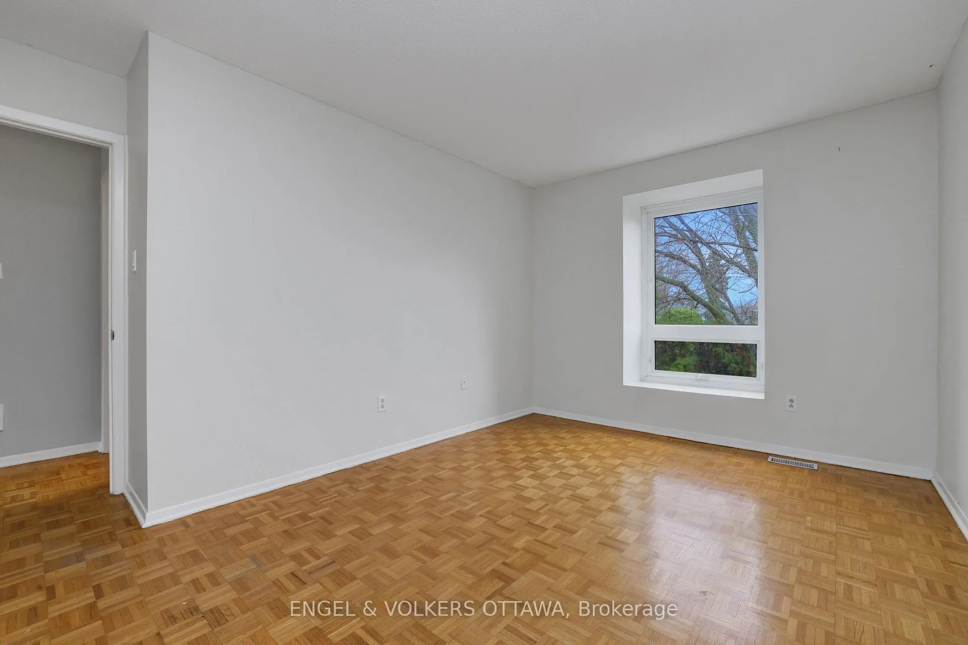 Photo 35 of 20 Meadowbank Drive, Ottawa, Briargreen — HOMEH
