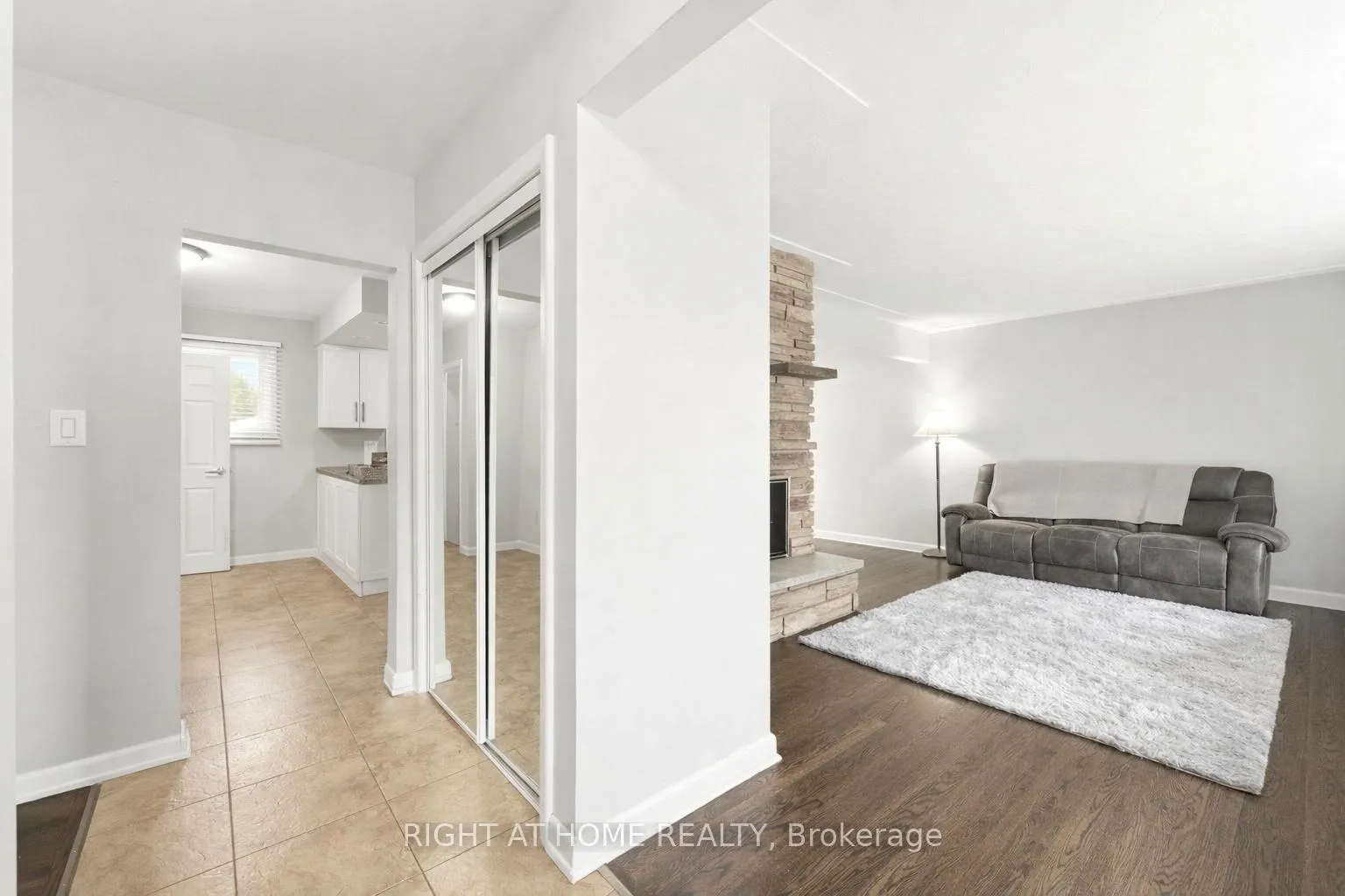 Photo 8 of 13 Westview Crescent, Hamilton, Waterdown — HOMEH