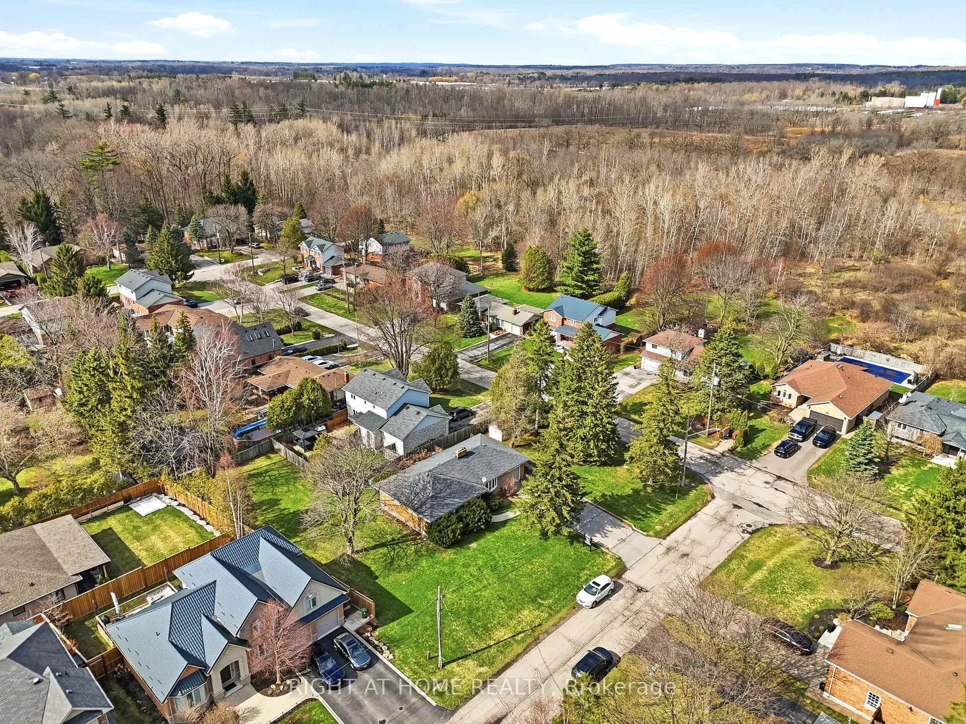 Photo 16 of 13 Westview Crescent, Hamilton, Waterdown — HOMEH