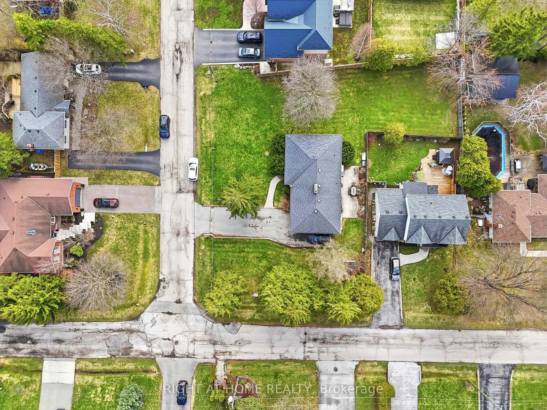 Photo 17 of 13 Westview Crescent, Hamilton, Waterdown — HOMEH
