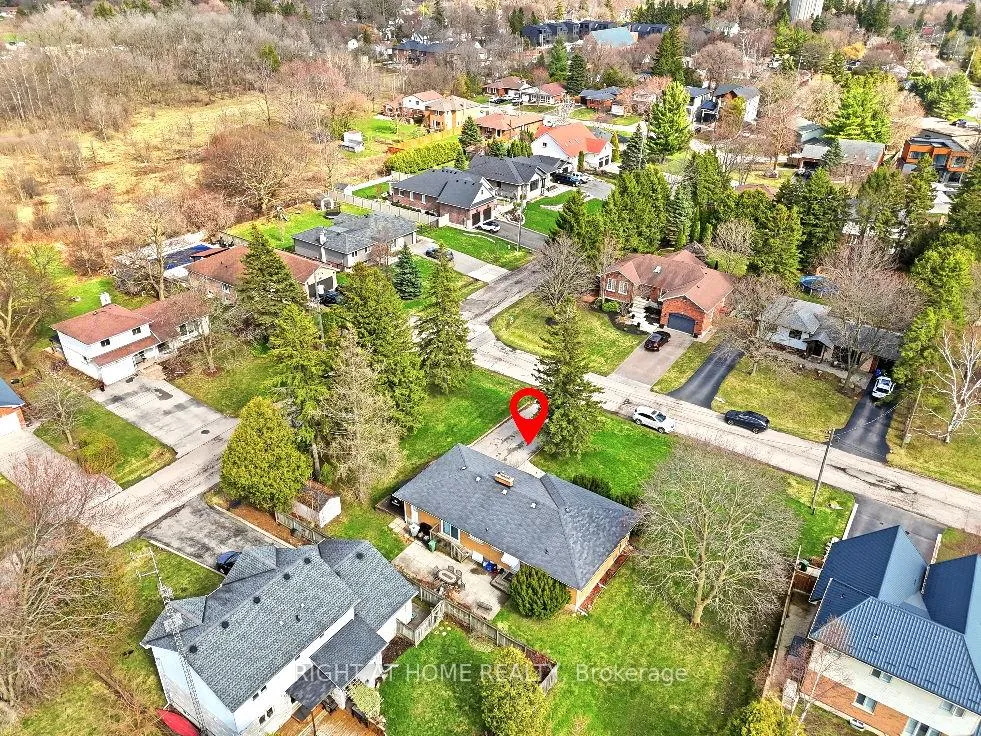 Photo 18 of 13 Westview Crescent, Hamilton, Waterdown — HOMEH