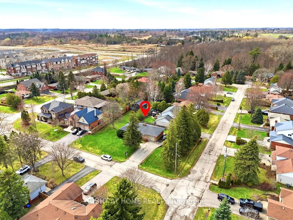 Photo 20 of 13 Westview Crescent, Hamilton, Waterdown — HOMEH