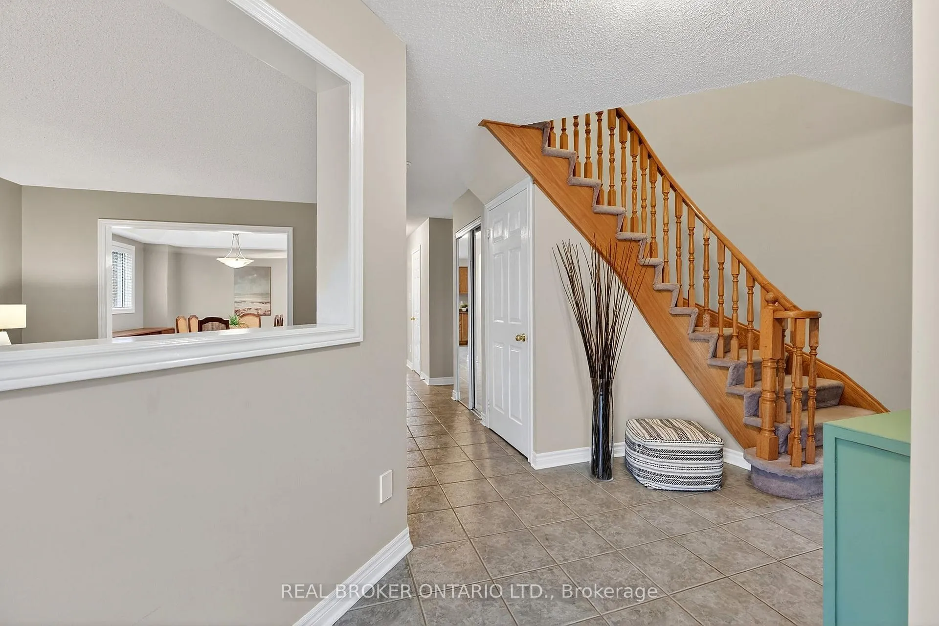 Photo 7 of 24 Shetland Drive, Hamilton, Waterdown — HOMEH