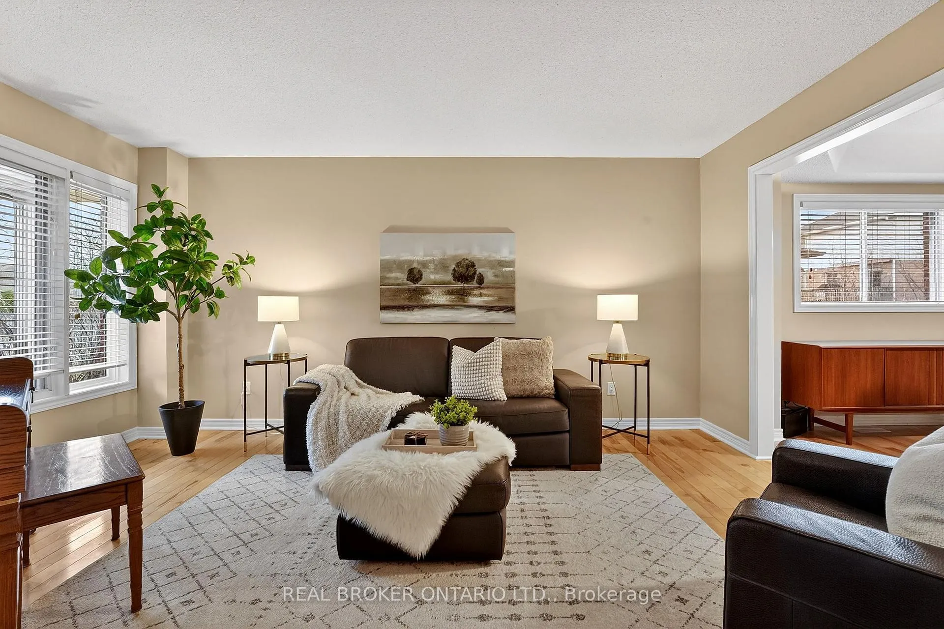 Photo 8 of 24 Shetland Drive, Hamilton, Waterdown — HOMEH