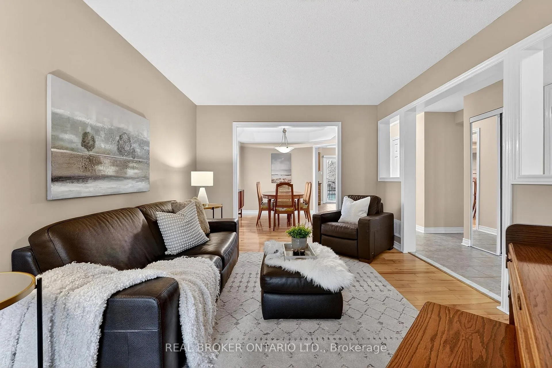 Photo 10 of 24 Shetland Drive, Hamilton, Waterdown — HOMEH