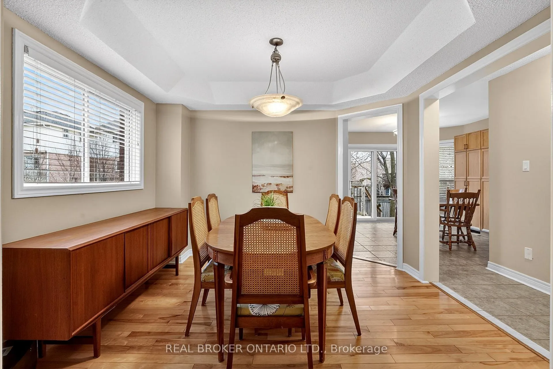 Photo 11 of 24 Shetland Drive, Hamilton, Waterdown — HOMEH