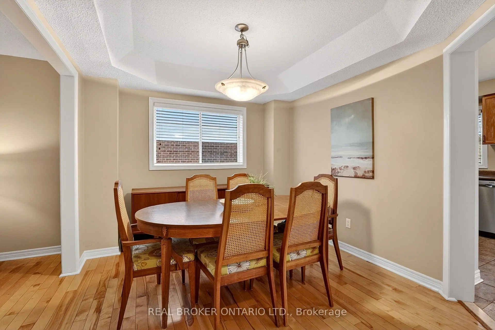 Photo 12 of 24 Shetland Drive, Hamilton, Waterdown — HOMEH