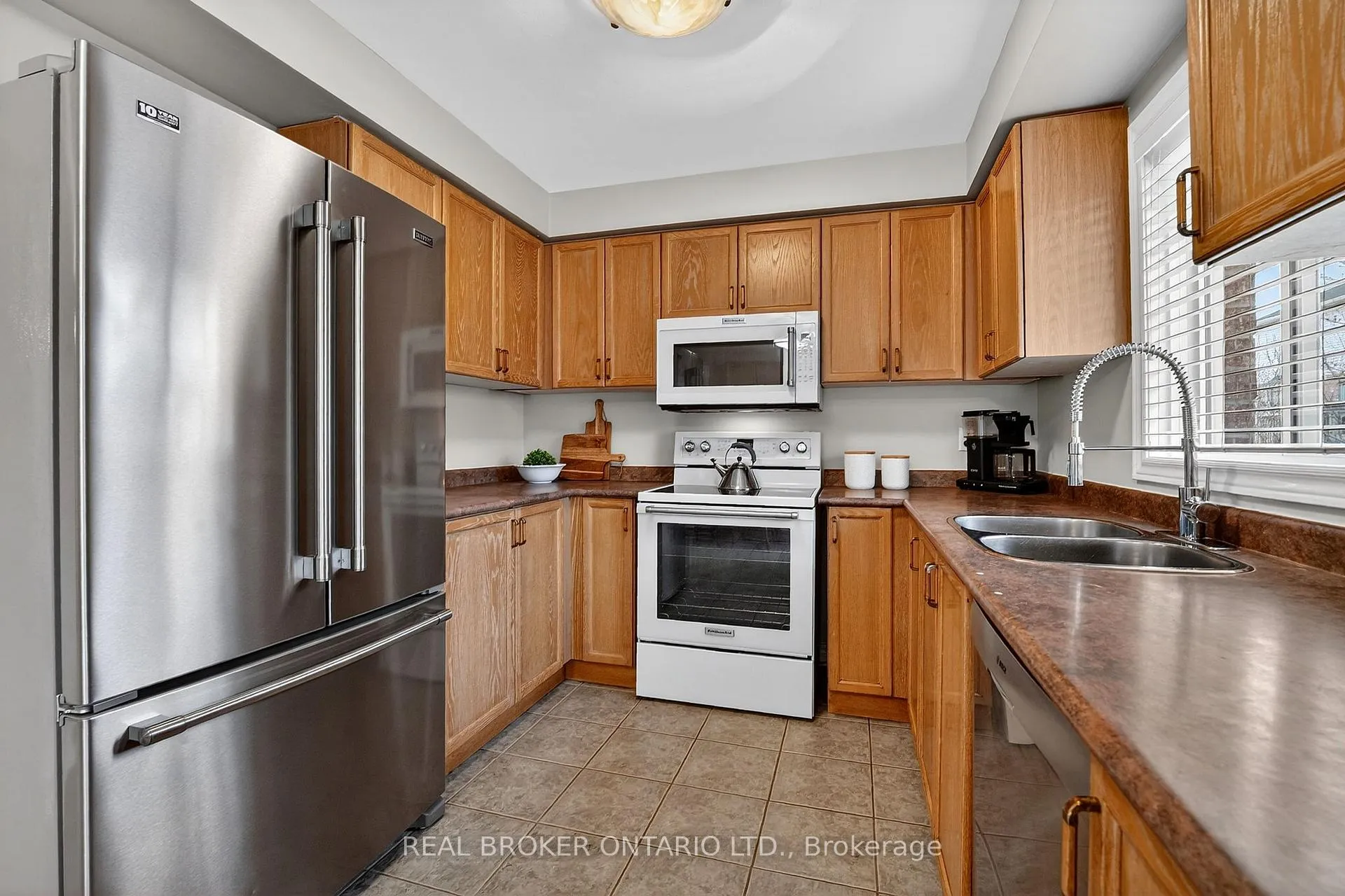 Photo 19 of 24 Shetland Drive, Hamilton, Waterdown — HOMEH
