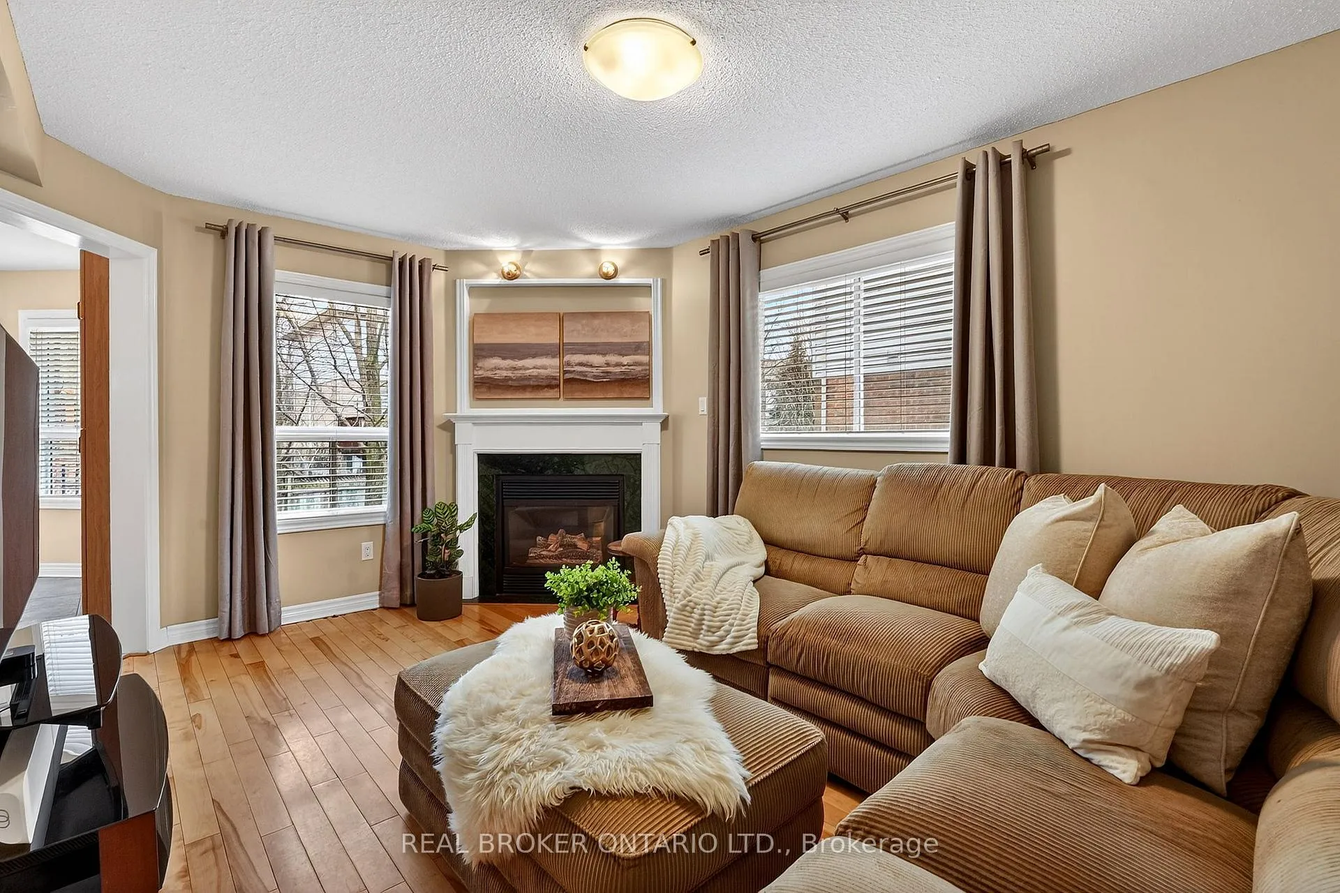 Photo 21 of 24 Shetland Drive, Hamilton, Waterdown — HOMEH