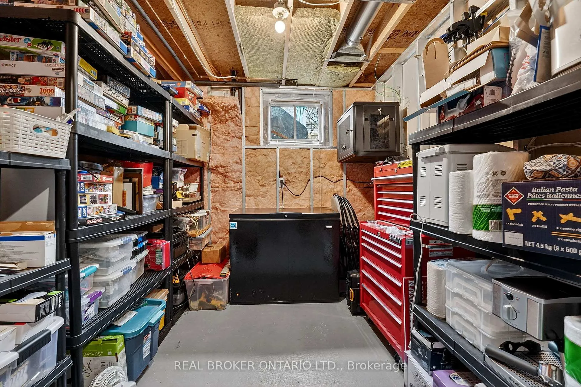 Photo 35 of 24 Shetland Drive, Hamilton, Waterdown — HOMEH