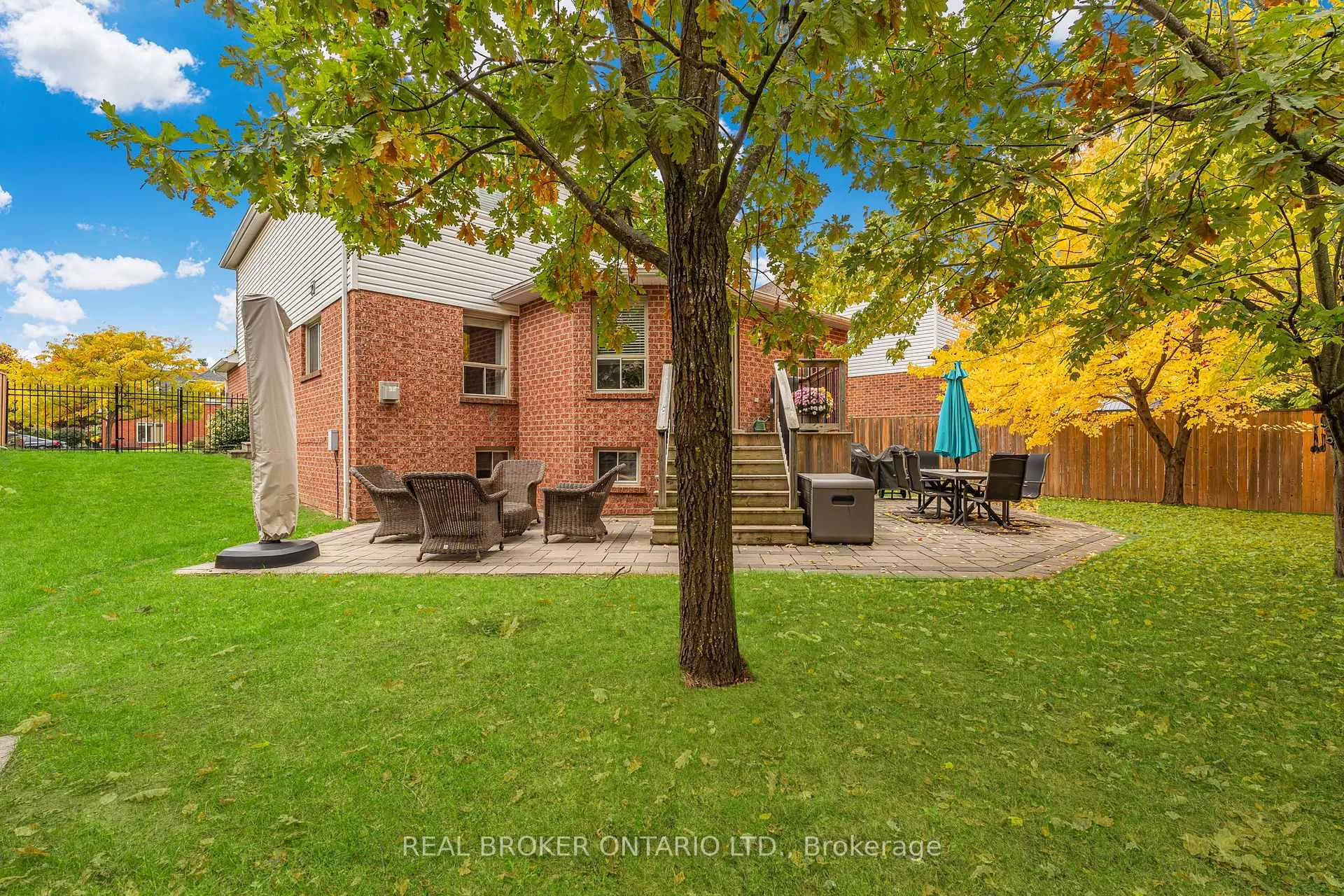 Photo 38 of 24 Shetland Drive, Hamilton, Waterdown — HOMEH