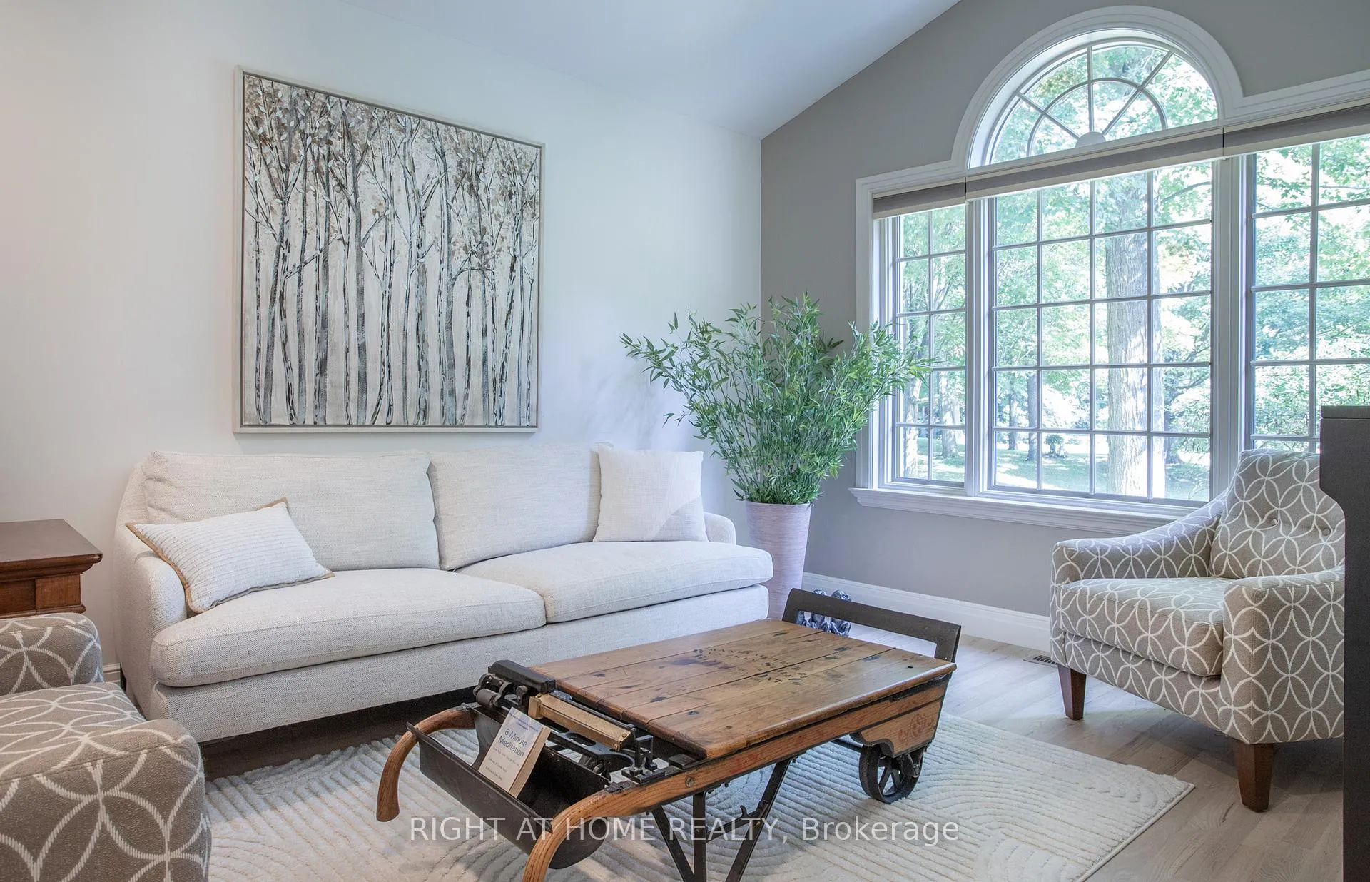 Photo 6 of 27 Timberlane Court, Clarington, Rural Clarington — HOMEH