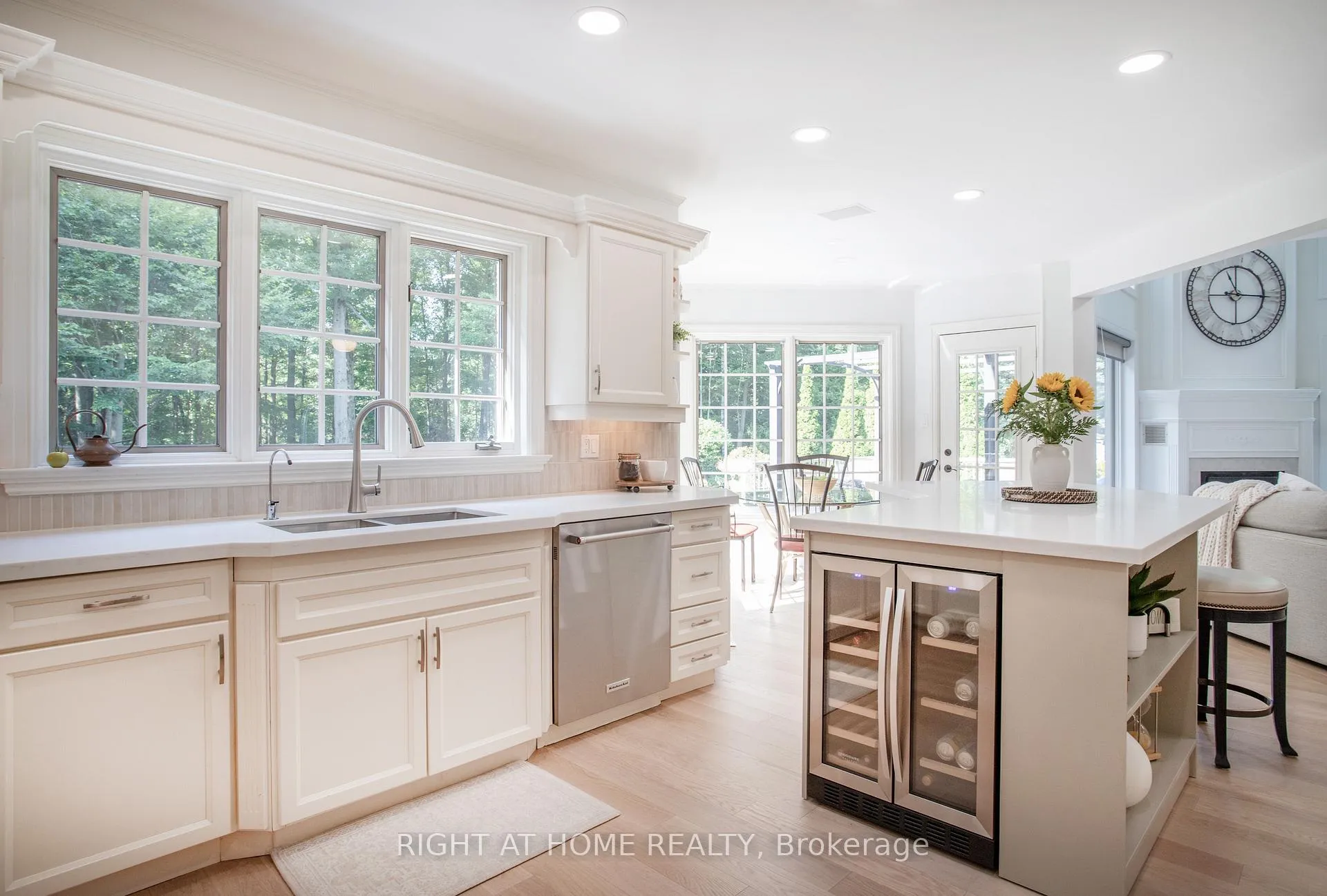 Photo 11 of 27 Timberlane Court, Clarington, Rural Clarington — HOMEH
