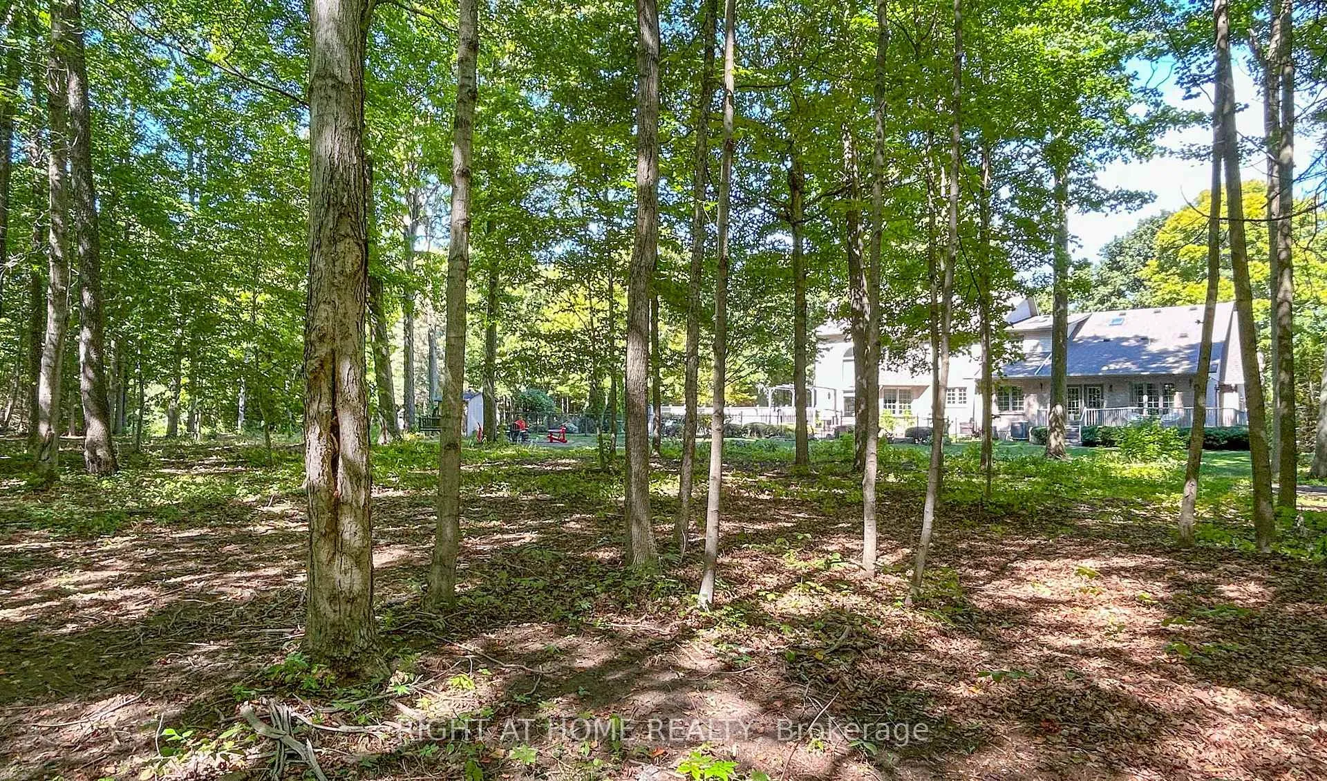 Photo 26 of 27 Timberlane Court, Clarington, Rural Clarington — HOMEH