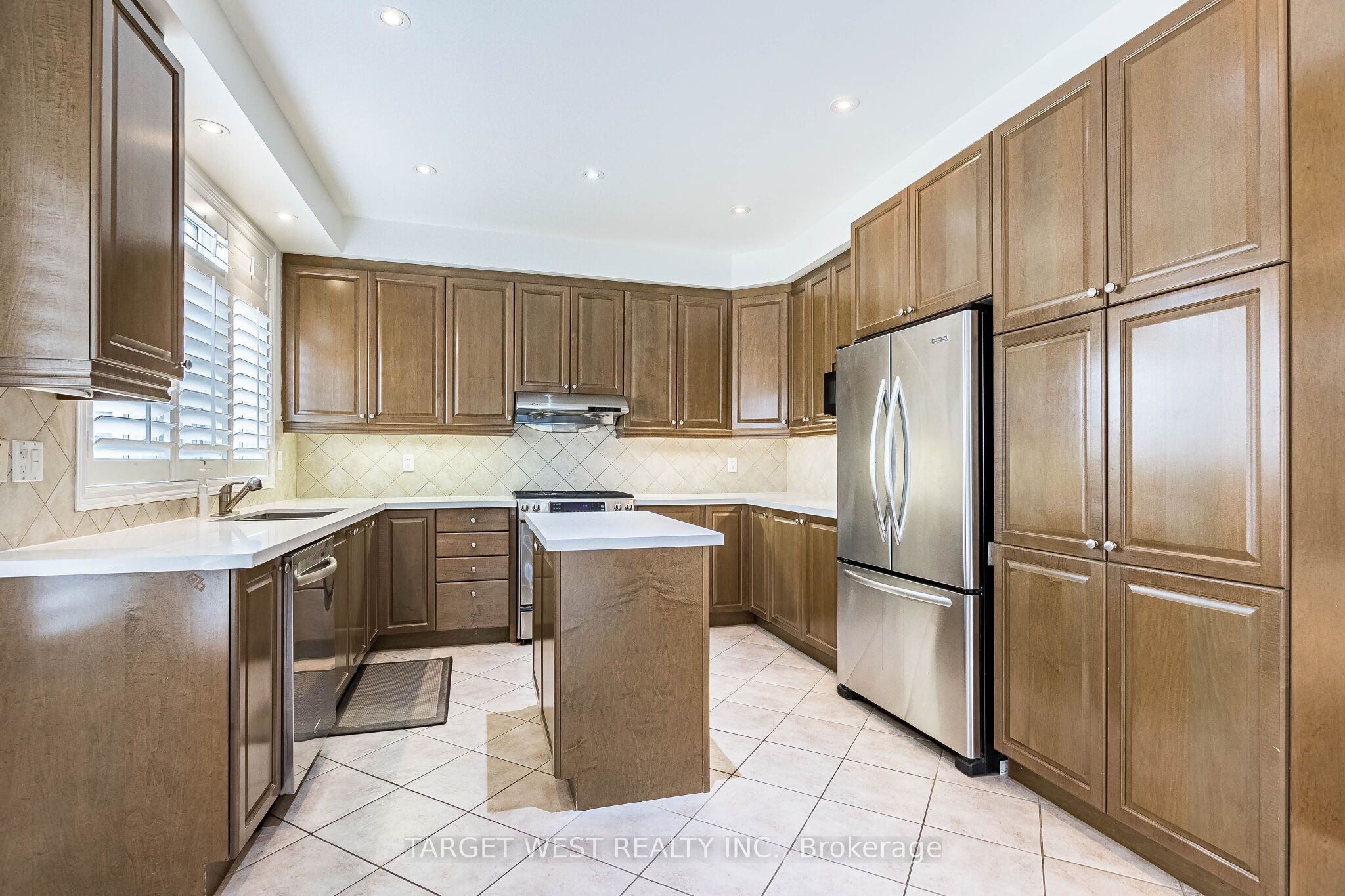 Photo 14 of 9 Olivia Marie Road, Brampton, Bram West — HOMEH